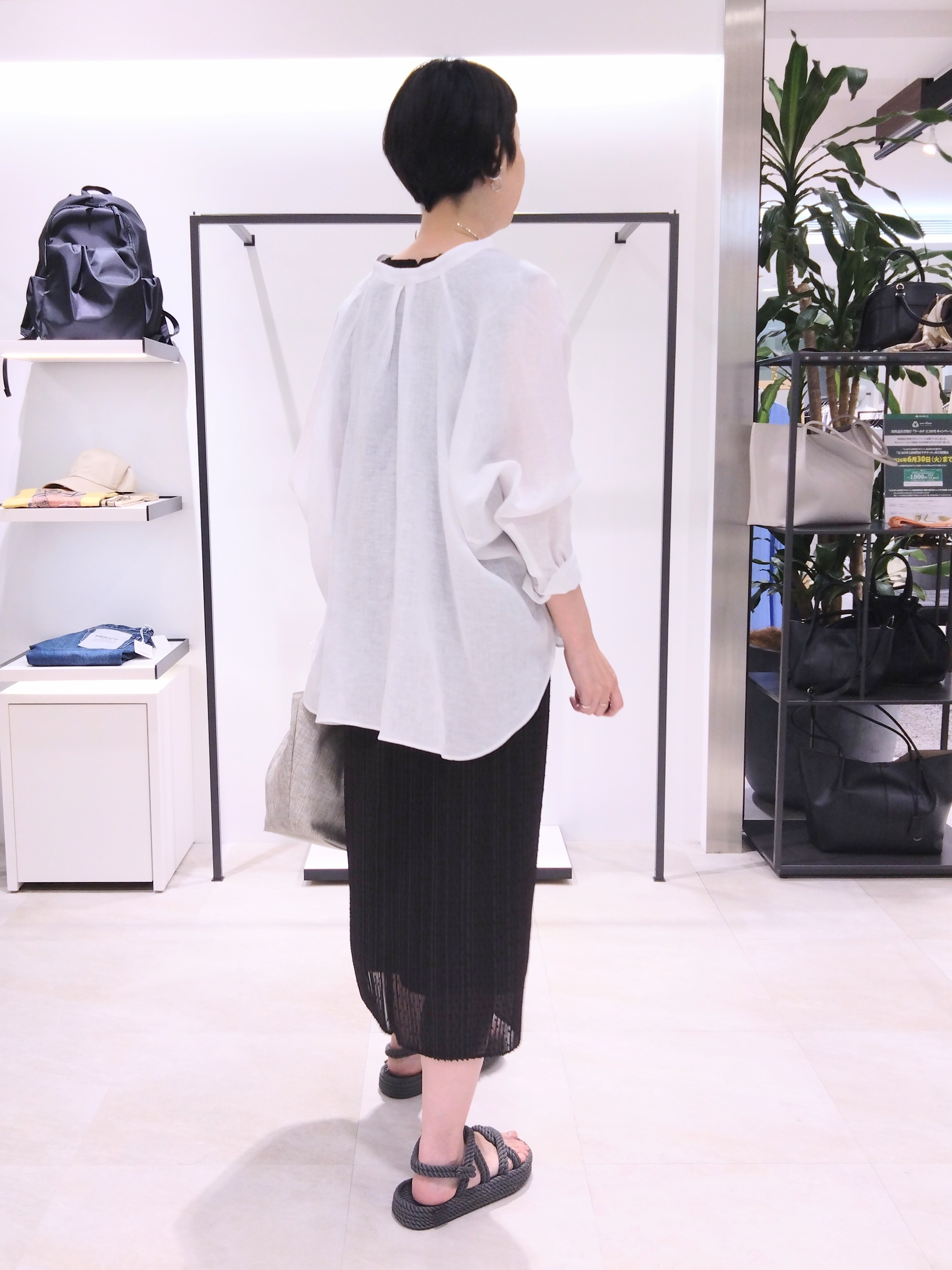 まちこさんの「UNTITLED｜【華やか/シアー感】ドットジャガードワンピース」を使ったコーディネート