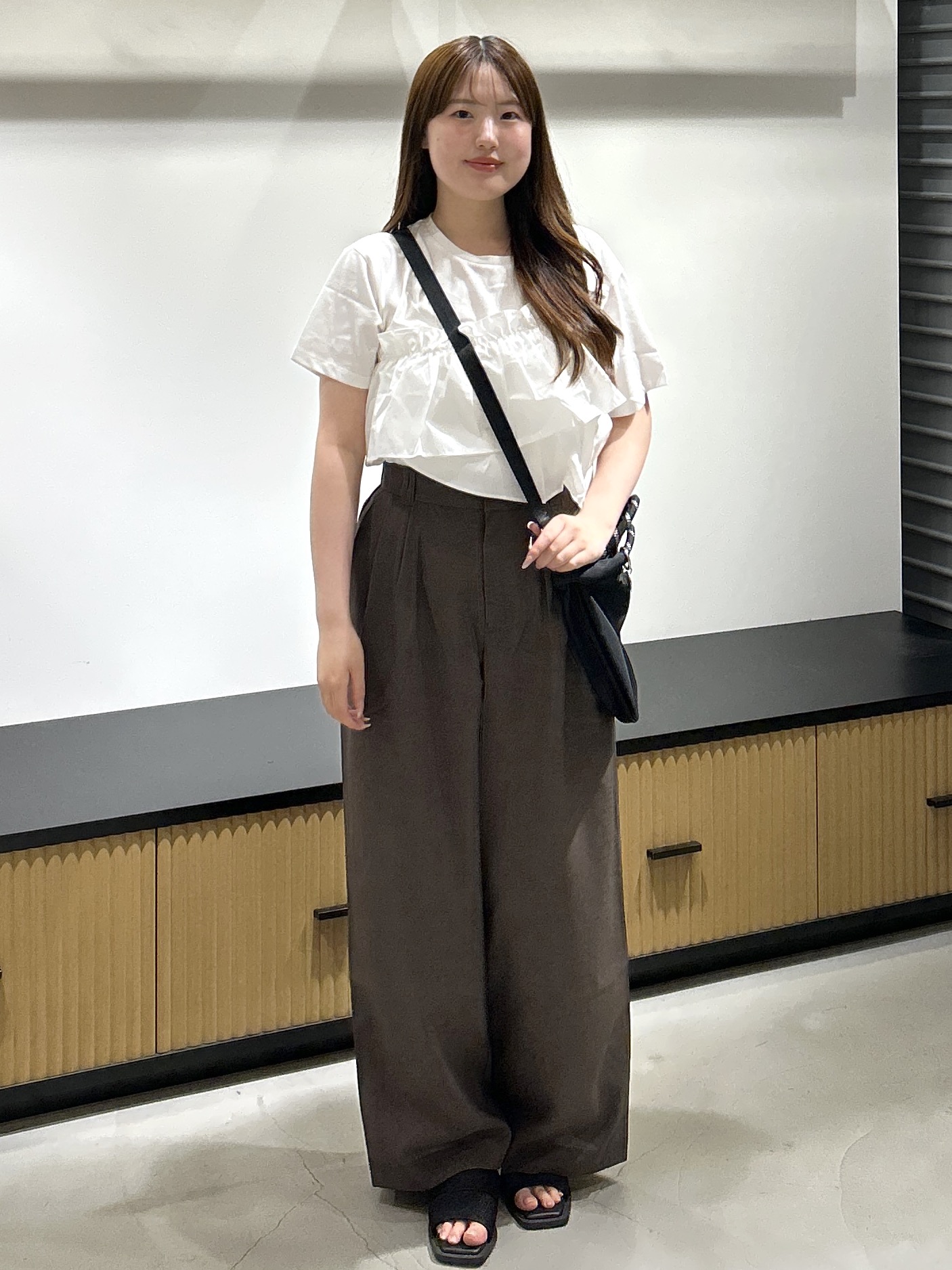 sayaさんの「OPAQUE.CLIP｜【接触冷感】アシメフリルドッキングカットソー《洗濯機OK》」を使ったコーディネート