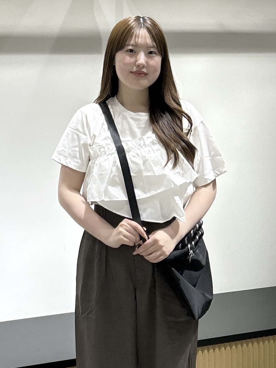 sayaさんの「OPAQUE.CLIP｜【接触冷感】アシメフリルドッキングカットソー《洗濯機OK》」を使ったコーディネート