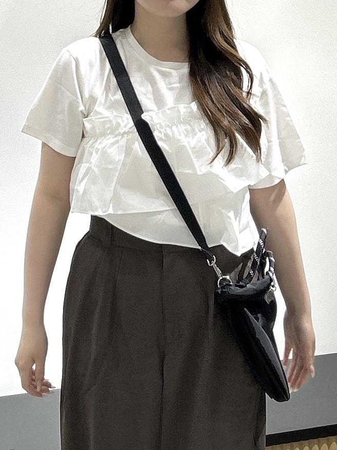 sayaさんの「OPAQUE.CLIP｜【接触冷感】アシメフリルドッキングカットソー《洗濯機OK》」を使ったコーディネート