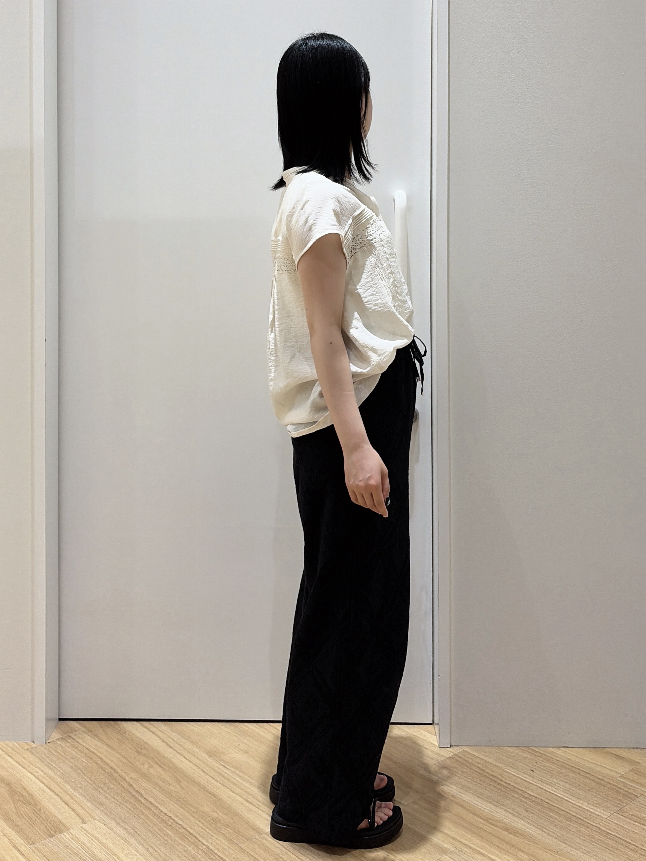 kanonさんの「grove｜【洗える・ON/OFF使える】繊細レースが引き立つ、フレンチ袖ブラウス」を使ったコーディネート
