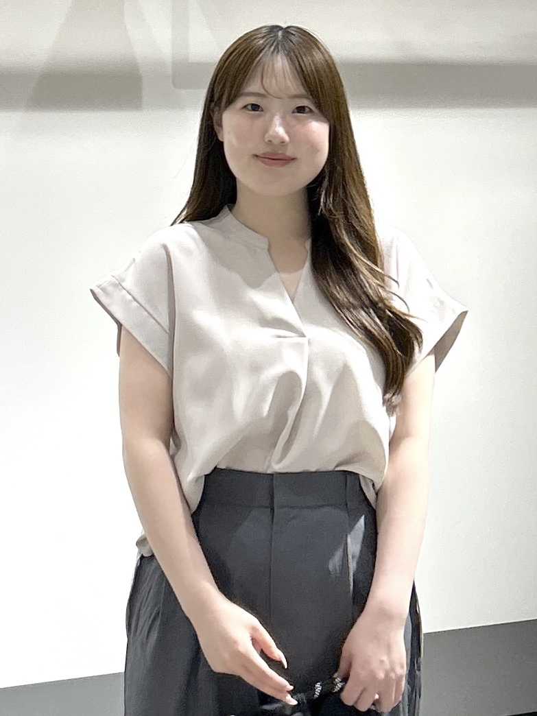 sayaさんの「OPAQUE.CLIP｜【ストレッチ／防シワ／洗濯機OK】スキッパーブラウス《SS～LL／5col／セットアップ可》」を使ったコーディネート