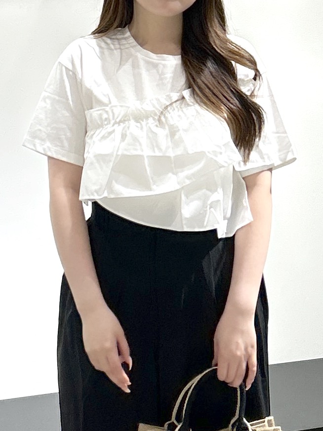 sayaさんの「OPAQUE.CLIP｜【接触冷感】アシメフリルドッキングカットソー《洗濯機OK》」を使ったコーディネート