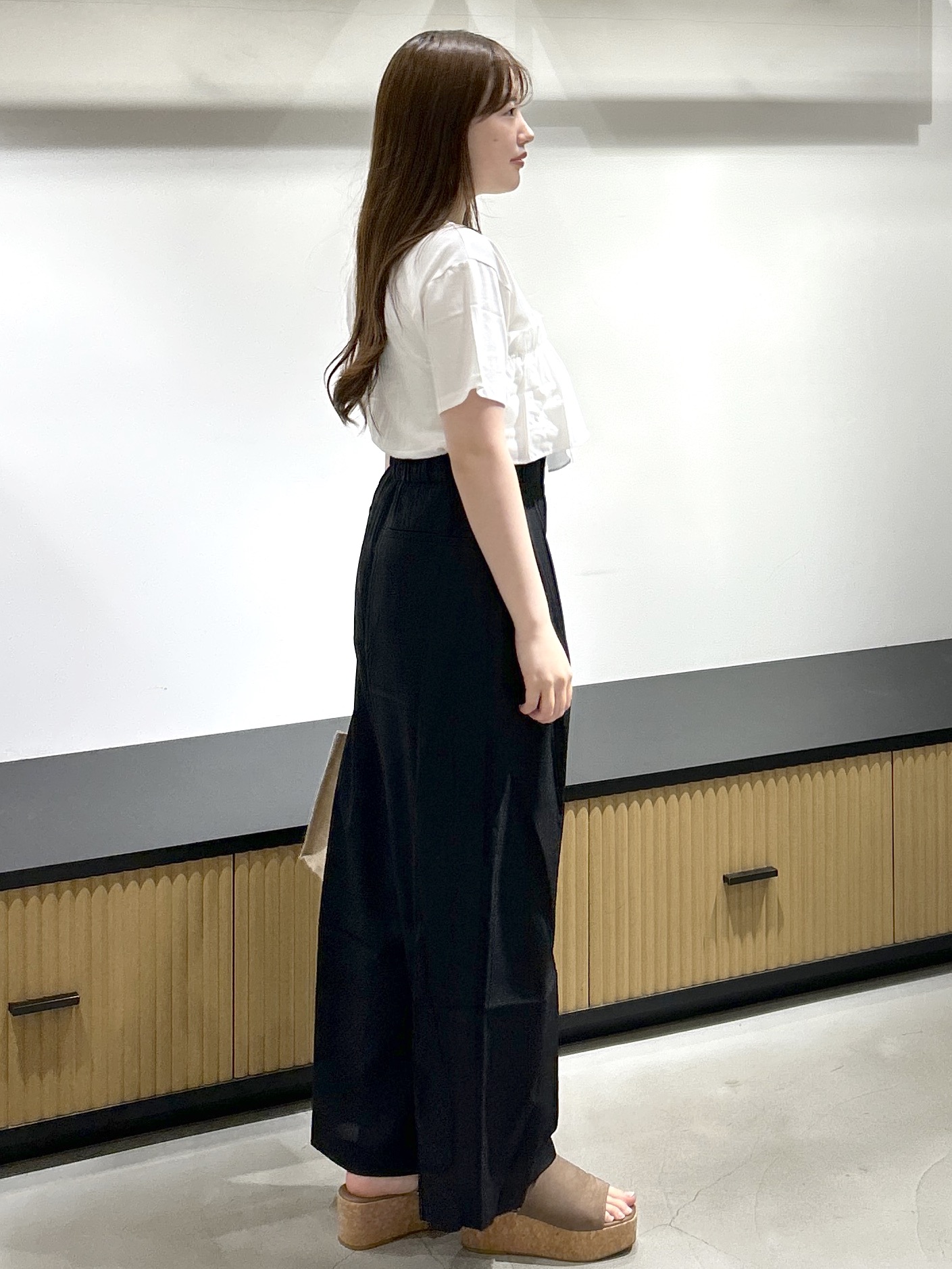 sayaさんの「OPAQUE.CLIP｜【接触冷感】アシメフリルドッキングカットソー《洗濯機OK》」を使ったコーディネート