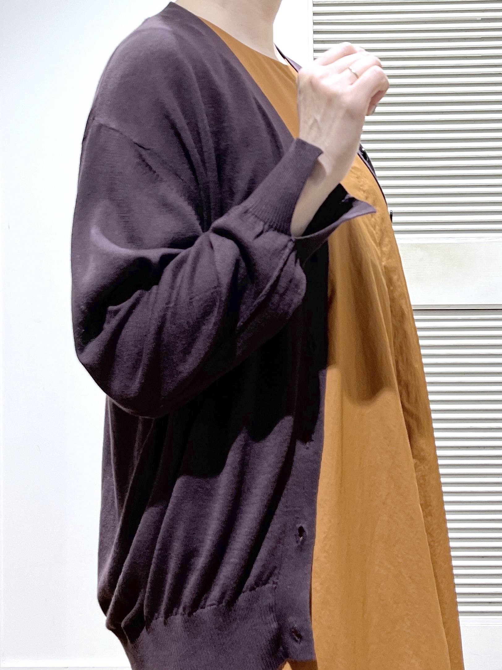 Miyazakiさんの「Dessin｜【マシンウォッシャブル】ドライタッチVネックニットカーディガン」を使ったコーディネート