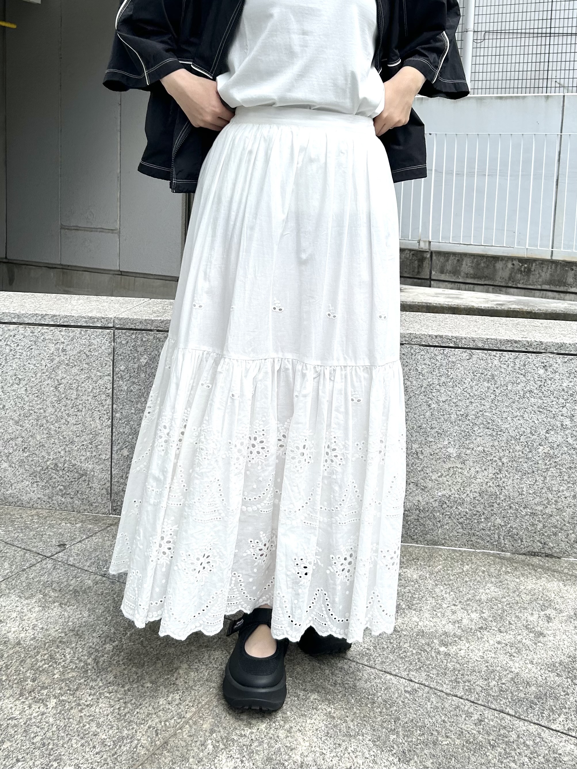 RINAさんの「OPAQUE.CLIP｜ロゴプリント刺繍アソートTシャツ【洗濯機OK】」を使ったコーディネート