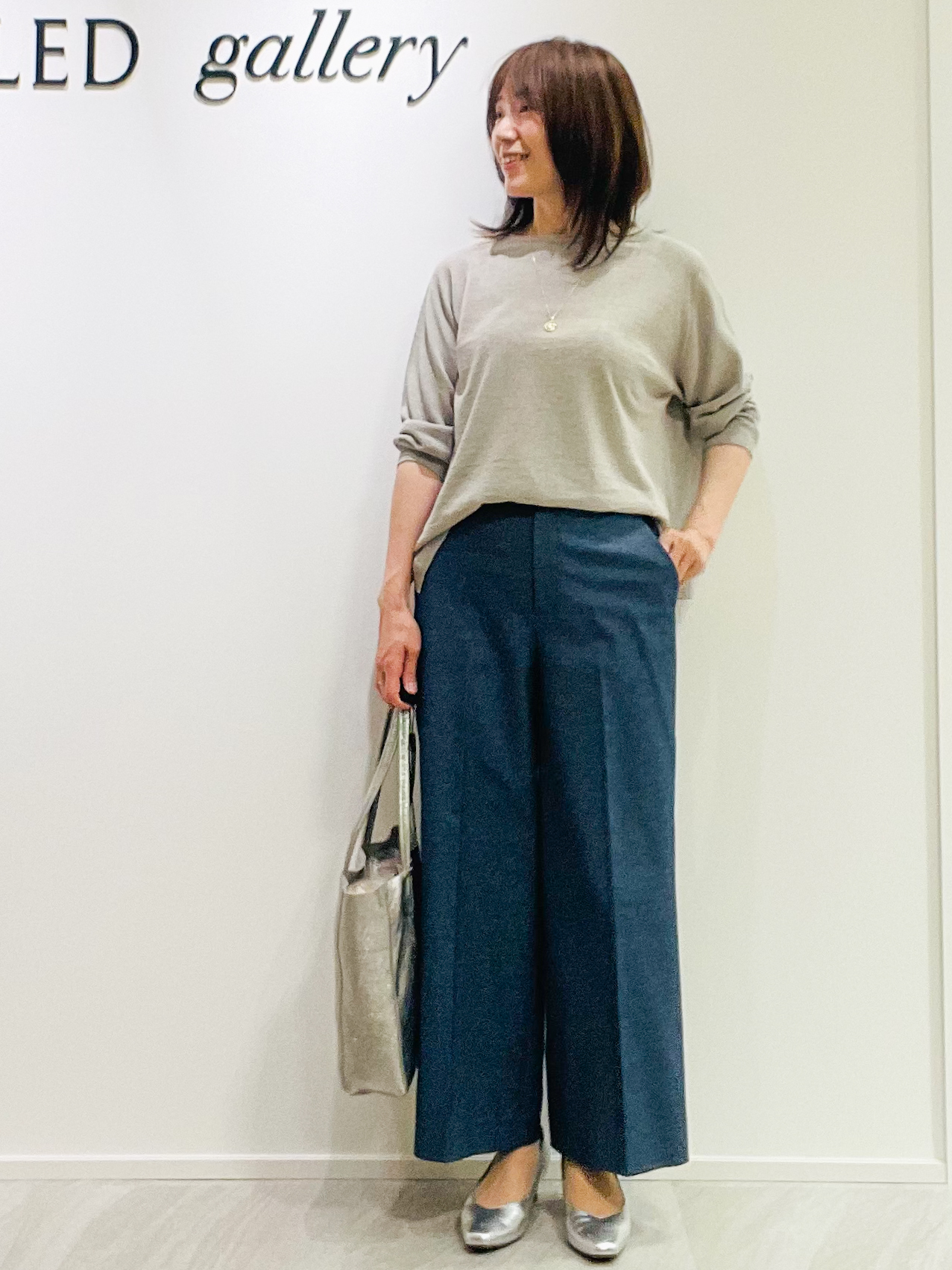 めいさんの「UNTITLED｜【ゆったり/リラクシー】リネンボートネックプルオーバー」を使ったコーディネート
