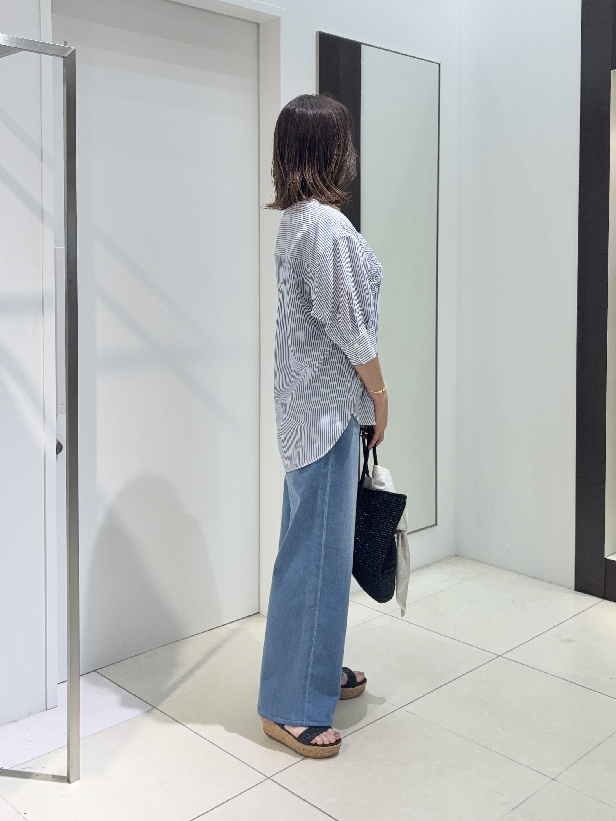 tomoさんの「UNTITLED｜【接触冷感/通気性/洗える】フロントフリルブラウス」を使ったコーディネート