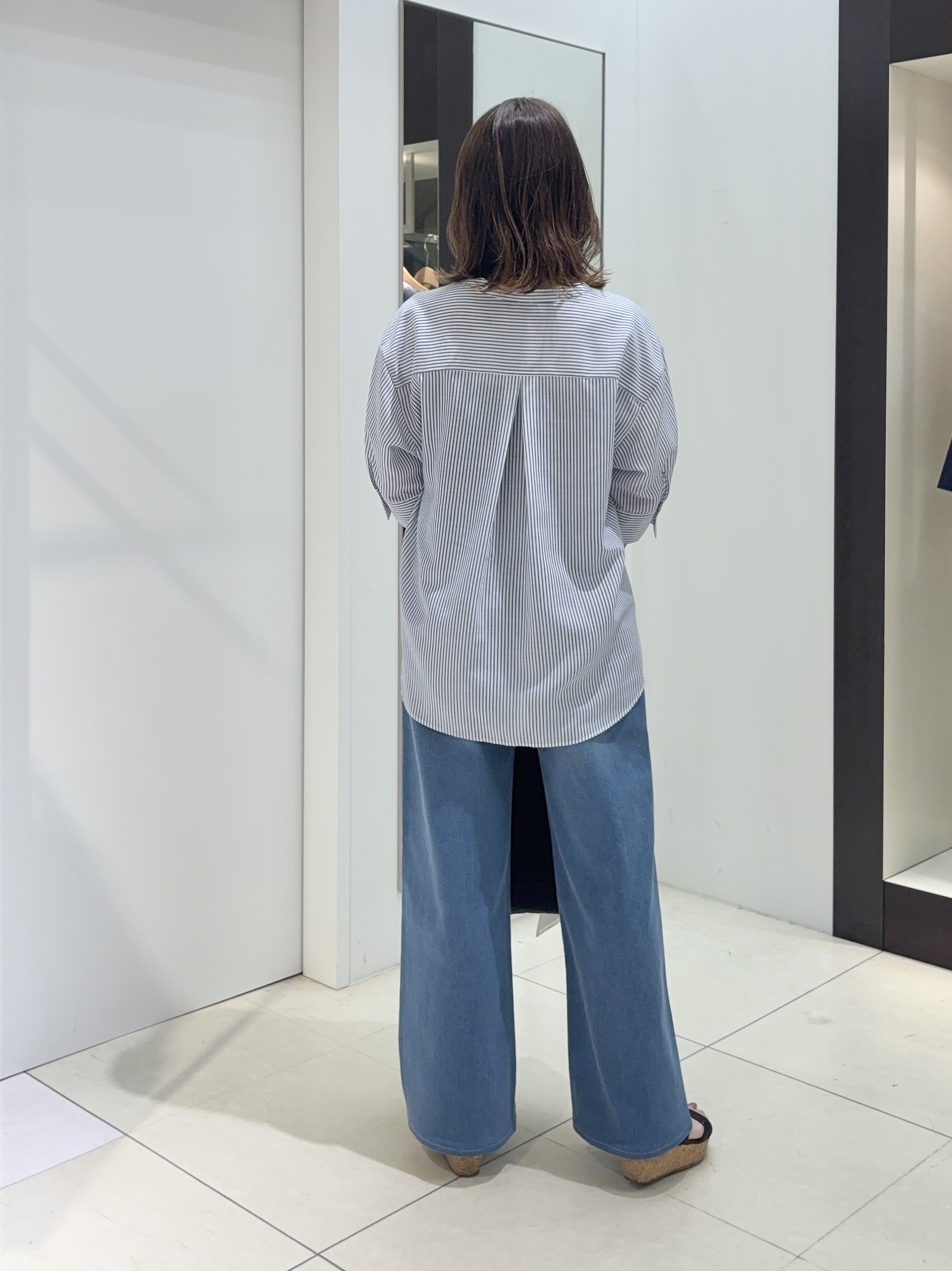 tomoさんの「UNTITLED｜【接触冷感/通気性/洗える】フロントフリルブラウス」を使ったコーディネート