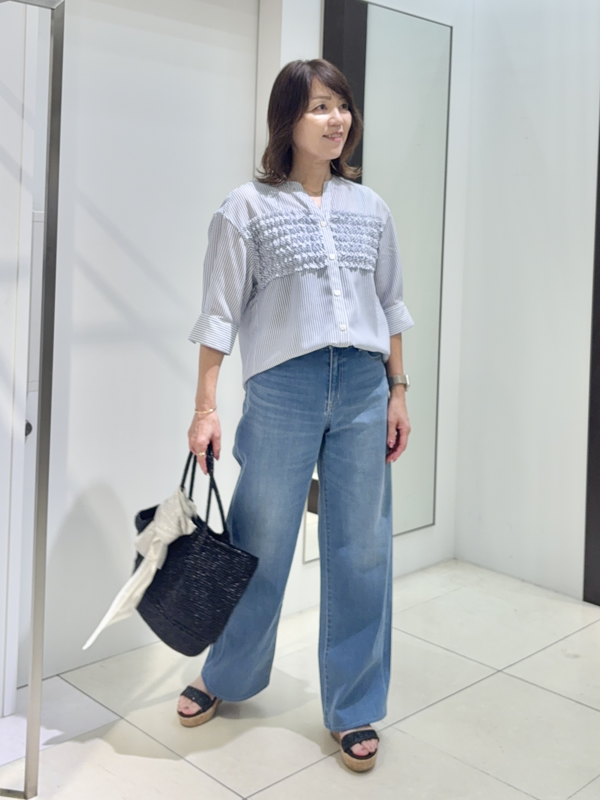 tomoさんの「UNTITLED｜【接触冷感/通気性/洗える】フロントフリルブラウス」を使ったコーディネート
