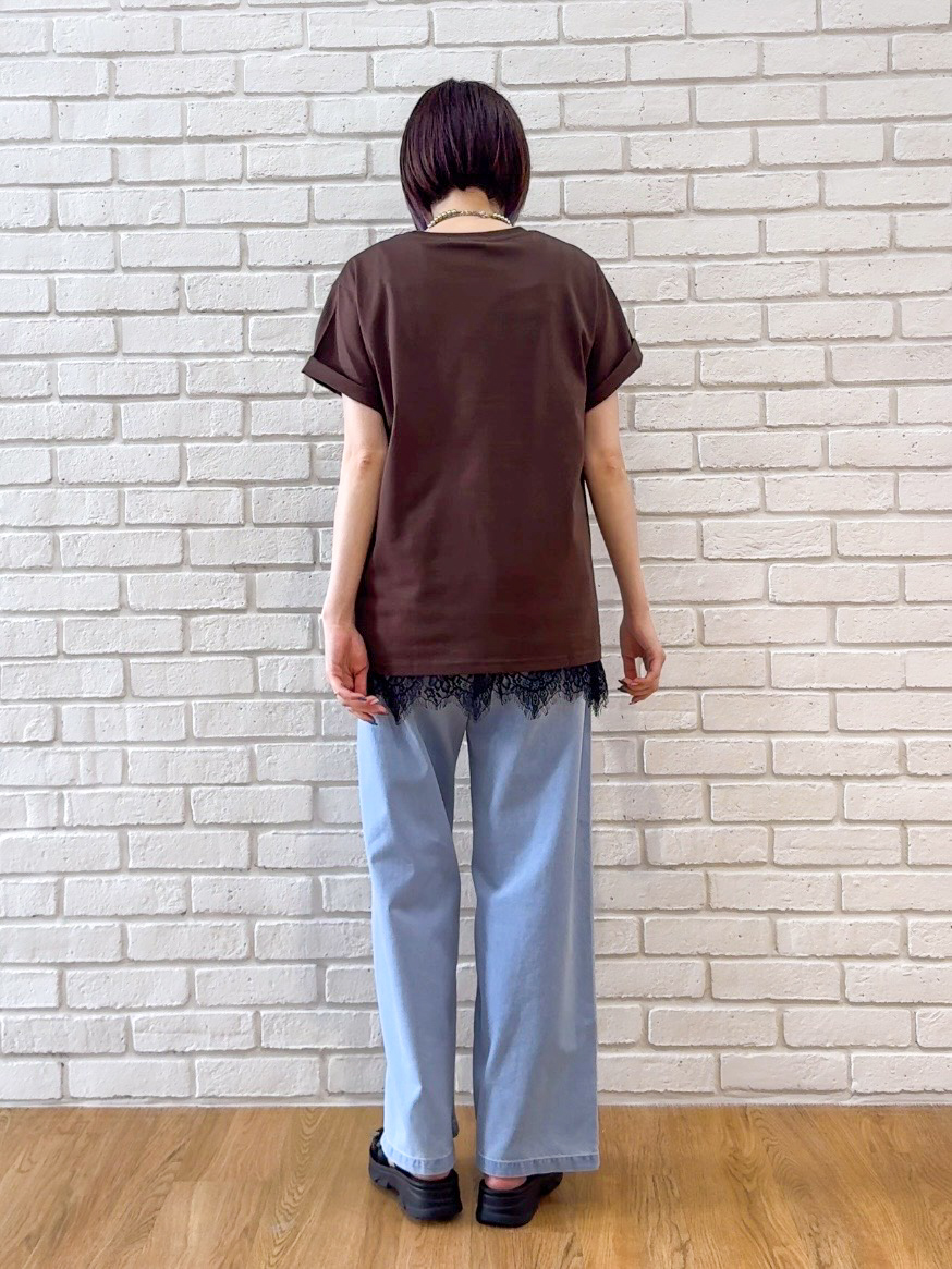 𝐜𝐡𝐢𝐤𝐚さんの「SHOO･LA･RUE｜【洗濯機可/S-LL】夏に快適サラサラ感 大人のプリントTシャツ」を使ったコーディネート