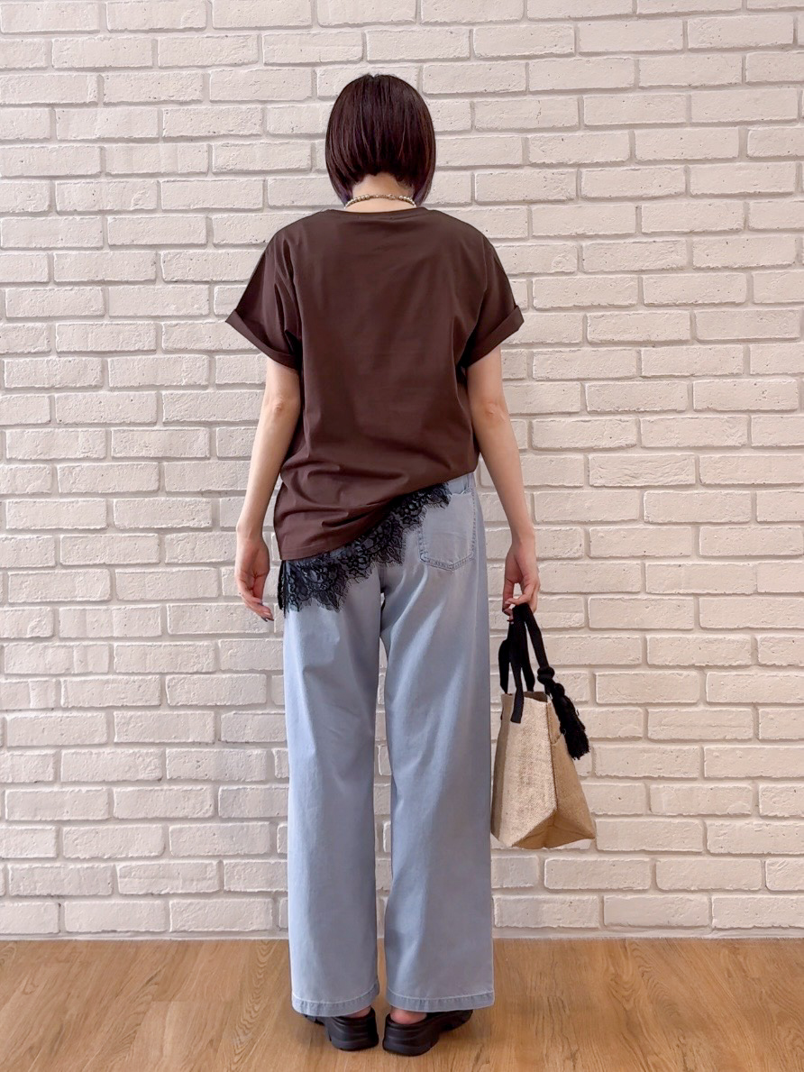 𝐜𝐡𝐢𝐤𝐚さんの「SHOO･LA･RUE｜【洗濯機可/S-LL】夏に快適サラサラ感 大人のプリントTシャツ」を使ったコーディネート