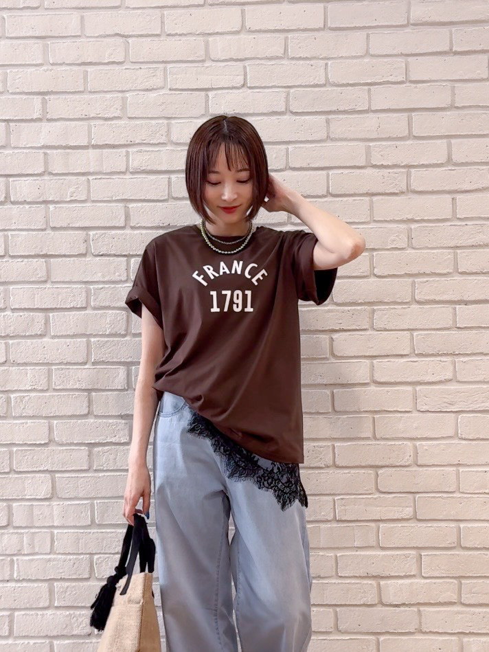 𝐜𝐡𝐢𝐤𝐚さんの「SHOO･LA･RUE｜【洗濯機可/S-LL】夏に快適サラサラ感 大人のプリントTシャツ」を使ったコーディネート