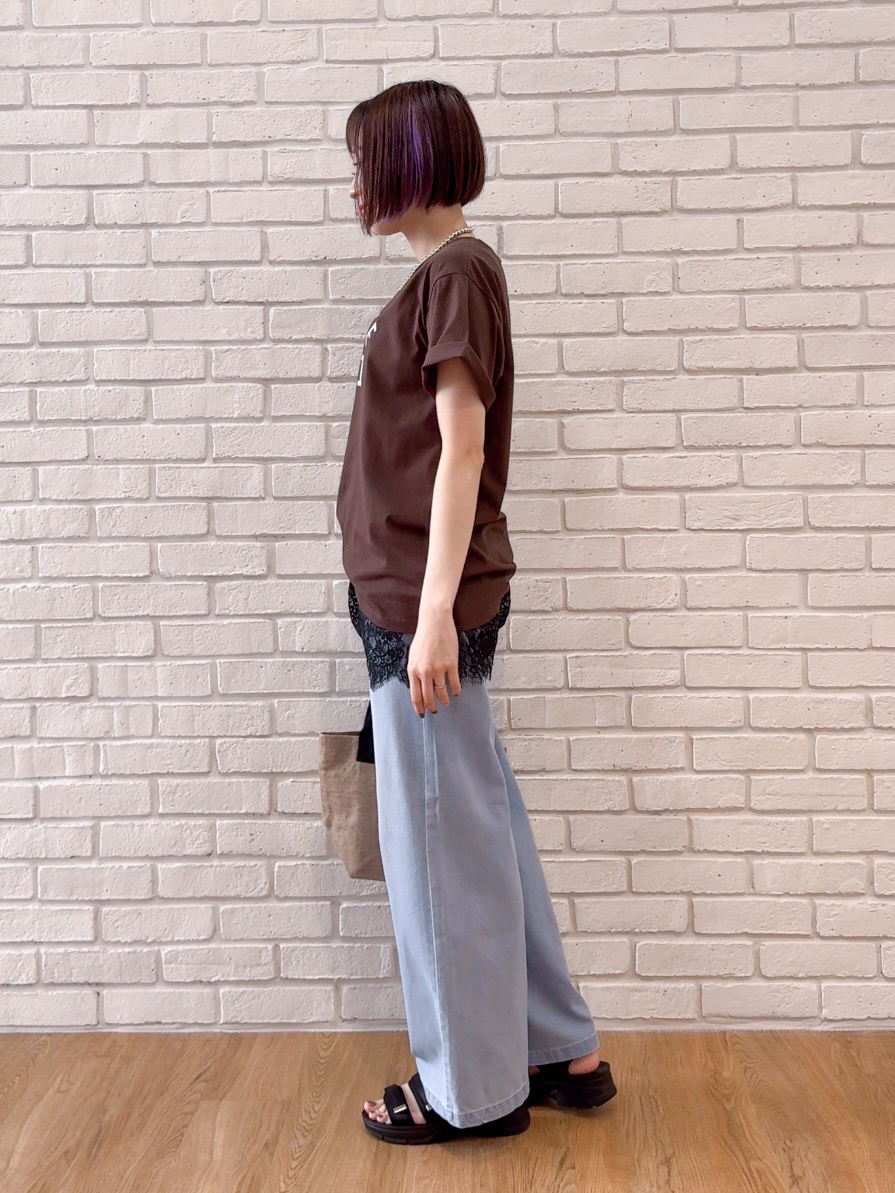𝐜𝐡𝐢𝐤𝐚さんの「SHOO･LA･RUE｜【洗濯機可/S-LL】夏に快適サラサラ感 大人のプリントTシャツ」を使ったコーディネート
