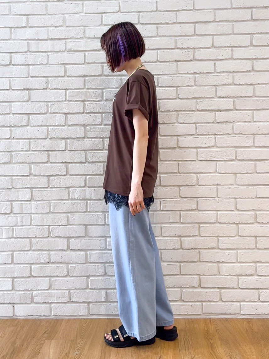 𝐜𝐡𝐢𝐤𝐚さんの「SHOO･LA･RUE｜【洗濯機可/S-LL】夏に快適サラサラ感 大人のプリントTシャツ」を使ったコーディネート