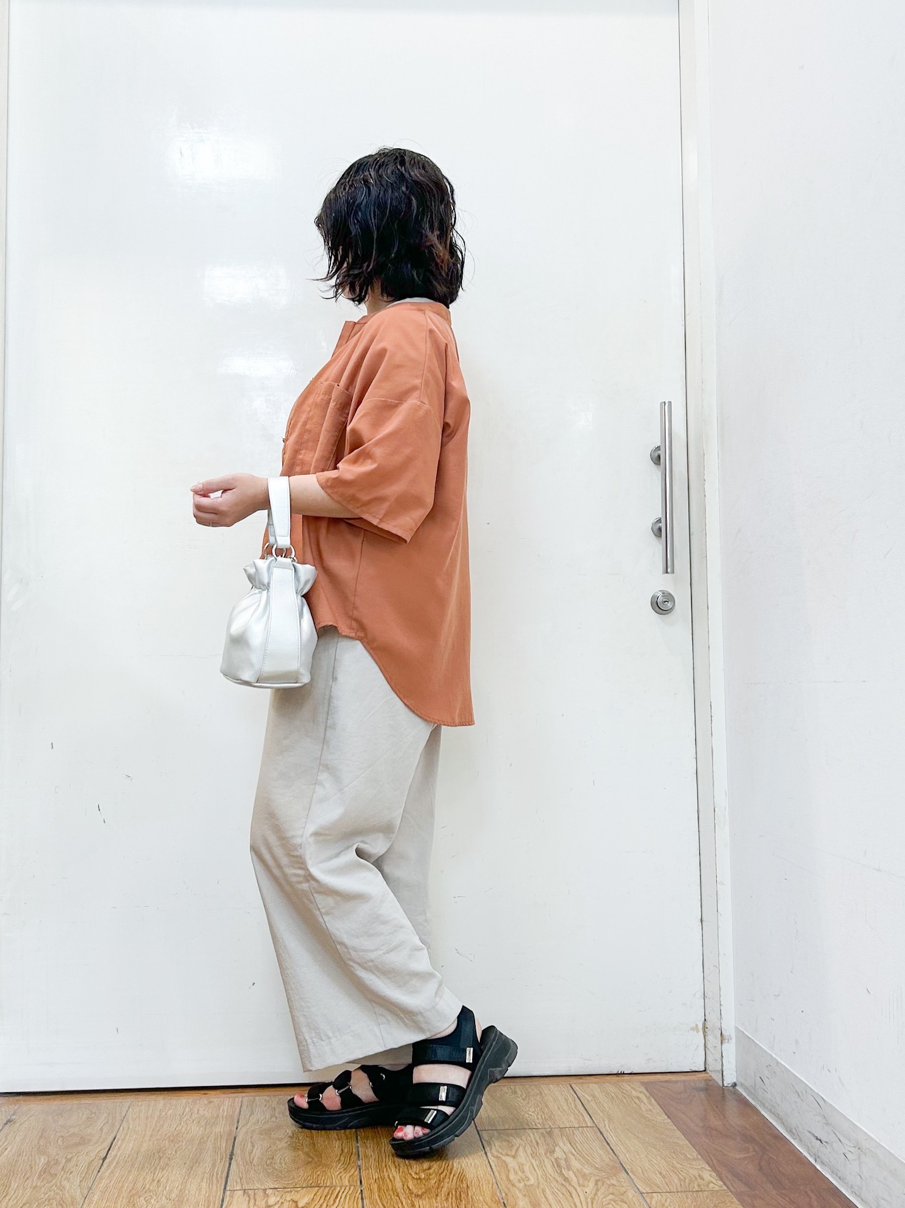 haruさんの「SHOO･LA･RUE｜【洗濯機可/S-LL】大人の抜け感 ゆるっと5分袖シャツ」を使ったコーディネート