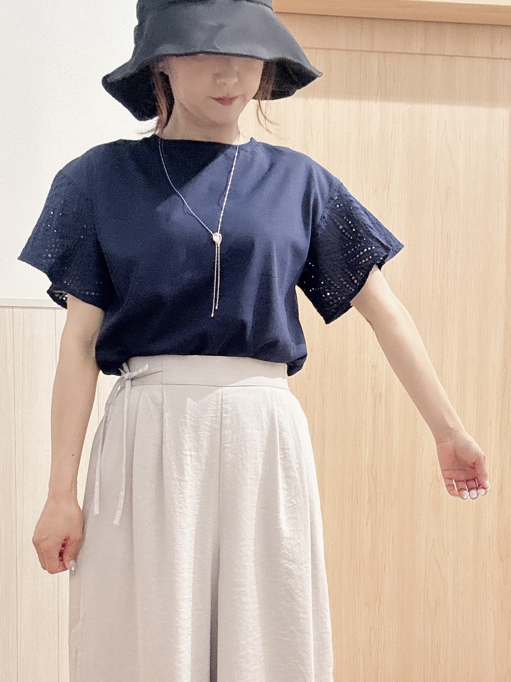 モカさんの「SHOO･LA･RUE｜【S-LL/洗濯機可/体型カバー】汗じみが気になりにくい お袖レースフレアTシャツ」を使ったコーディネート