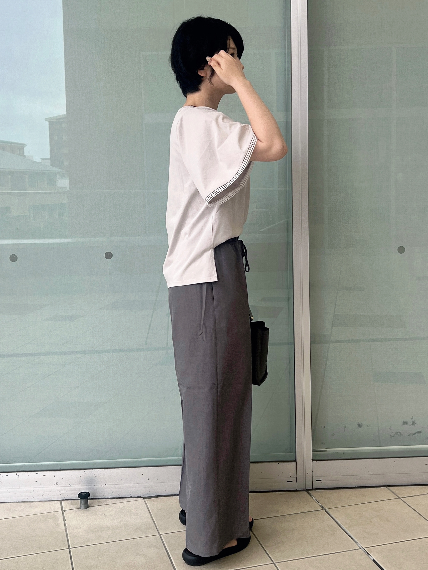 yo-koさんの「OPAQUE.CLIP｜袖口レースフレアスリーブカットソー【洗濯機OK】」を使ったコーディネート