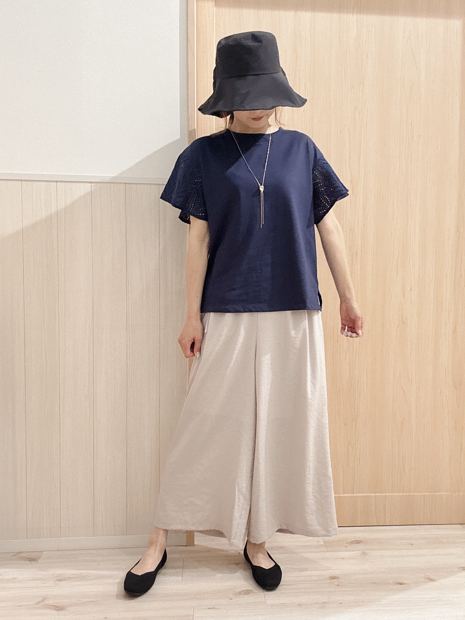 モカさんの「SHOO･LA･RUE｜【S-LL/洗濯機可/体型カバー】汗じみが気になりにくい お袖レースフレアTシャツ」を使ったコーディネート