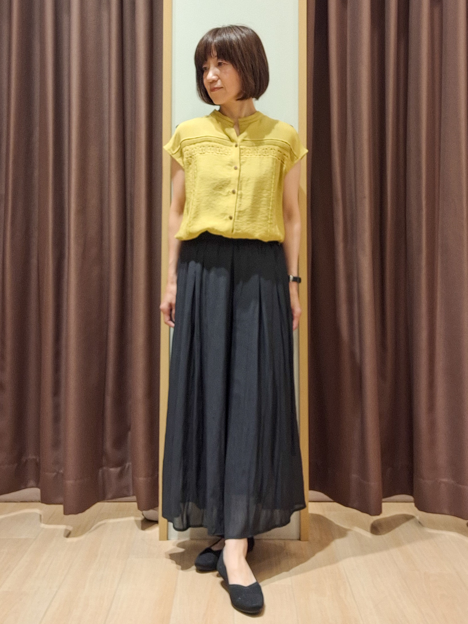 ウタさんの「grove｜【洗える・ON/OFF使える】繊細レースが引き立つ、フレンチ袖ブラウス」を使ったコーディネート