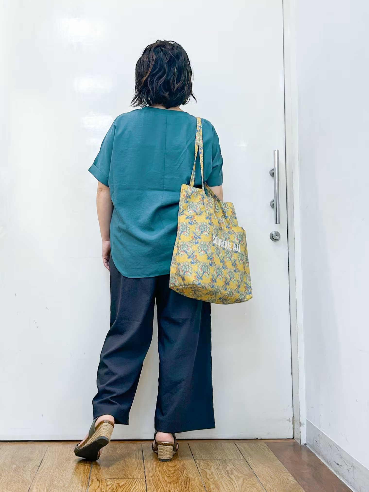 haruさんの「SHOO･LA･RUE｜【着丈選べる/体型カバー】洗濯後しわになりにくい さらっと快適ドルマントップス」を使ったコーディネート