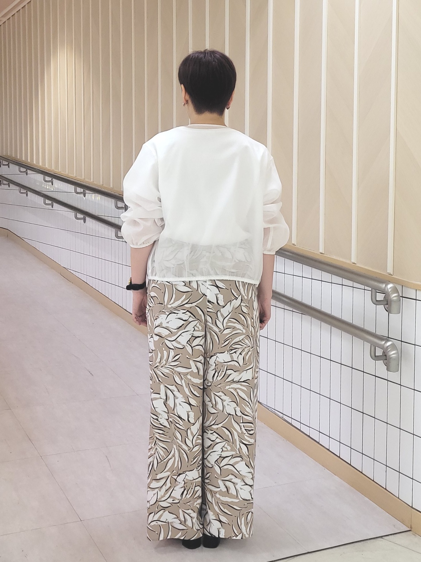 tomoさんの「COUP DE CHANCE｜【手洗い可/軽量】シアーブルゾン」を使ったコーディネート