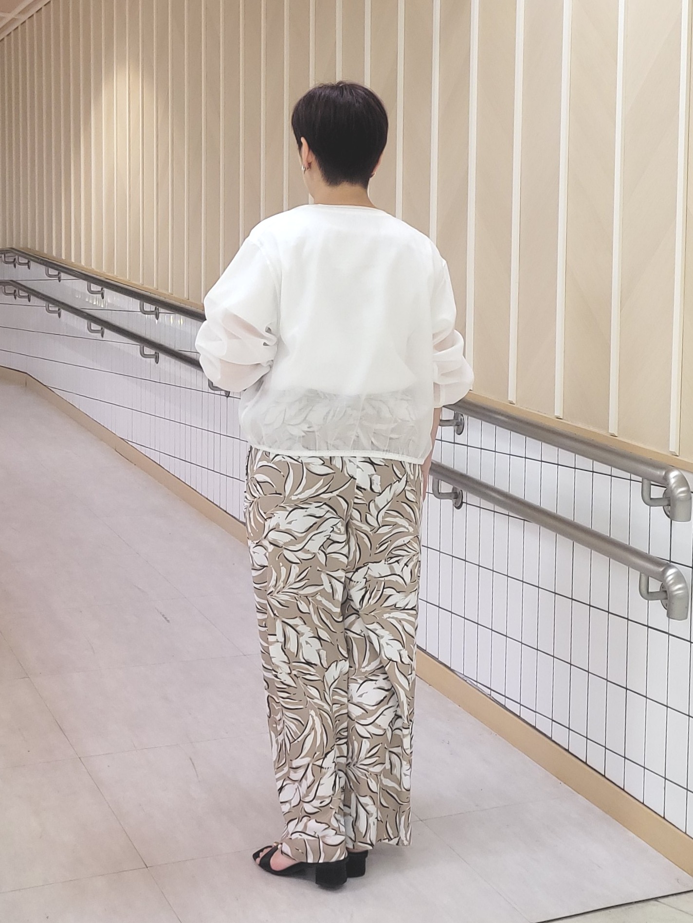 tomoさんの「COUP DE CHANCE｜【手洗い可/軽量】シアーブルゾン」を使ったコーディネート
