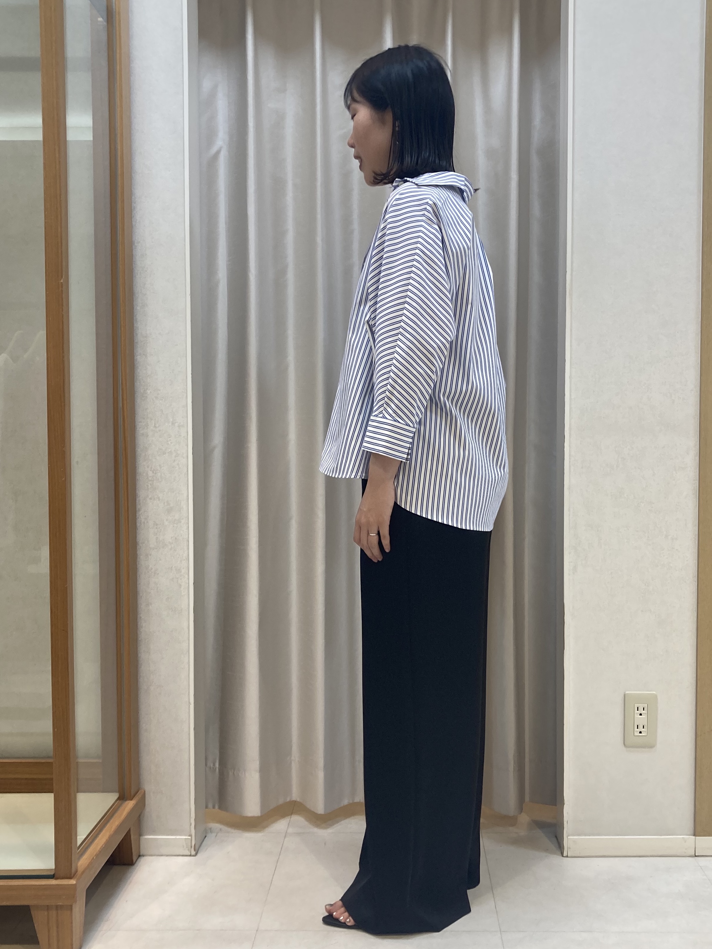 しばたさんの「UNTITLED｜【接触冷感/吸水速乾/UVカット】ドルマンスリーブシャツ」を使ったコーディネート