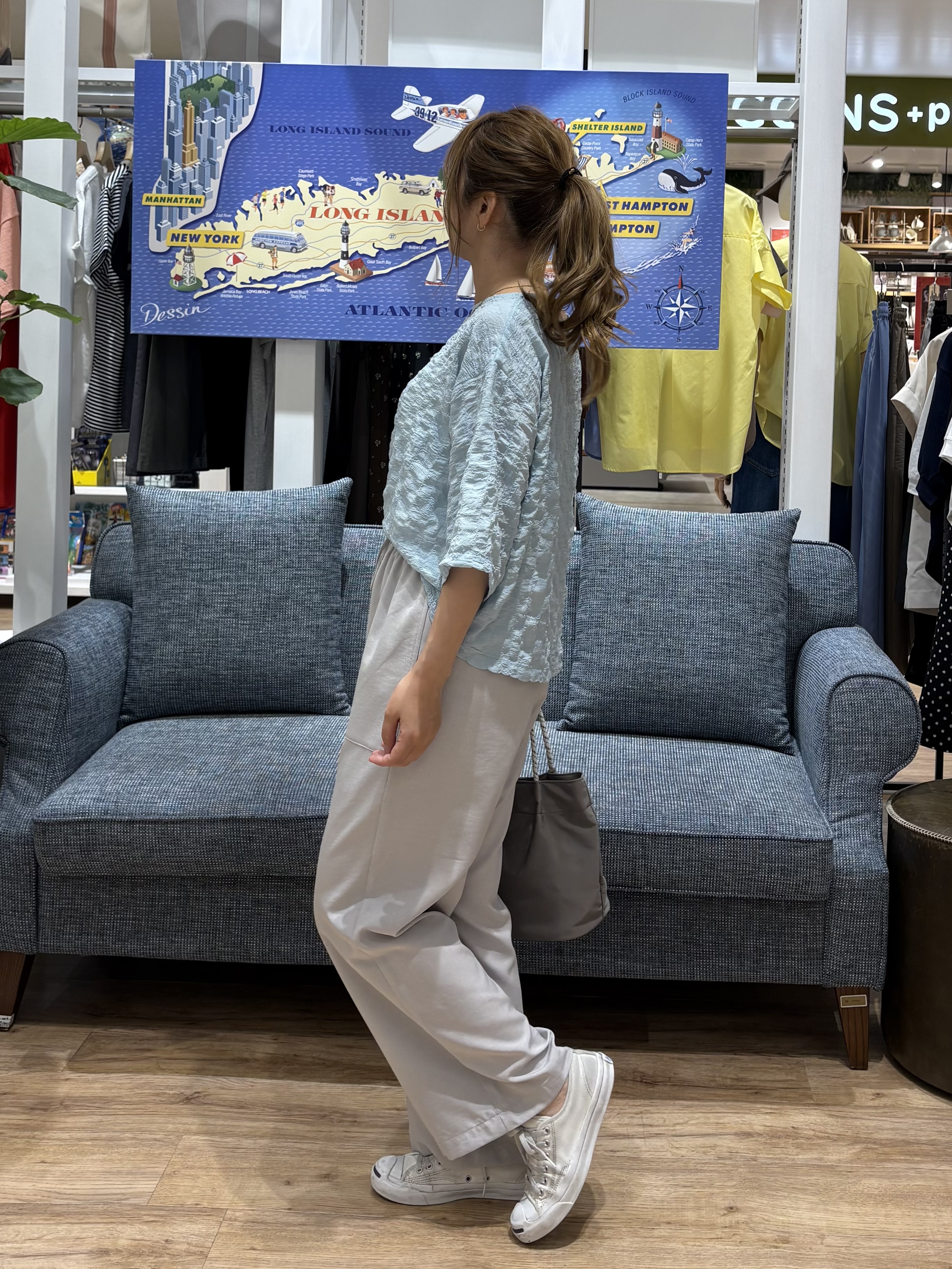 yuinaさんの「Dessin｜【マシンウォッシャブル】エアリーシアー 5分袖プルオーバーシャツ」を使ったコーディネート