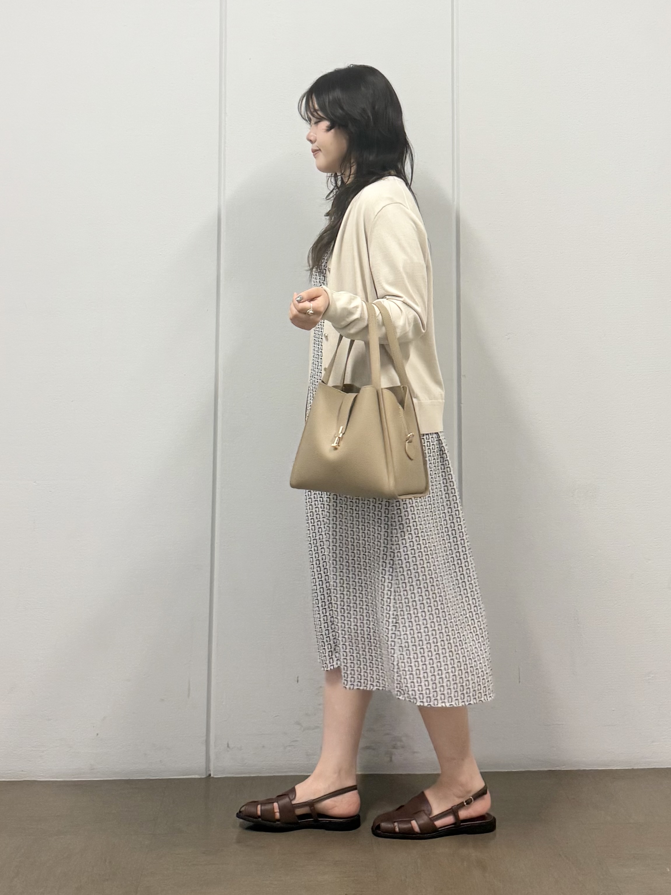mizukiさんの「INDIVI｜【UVケア/接触冷感／アンサンブル】丸首カーディガン＆袖スリット5分袖ニット」を使ったコーディネート