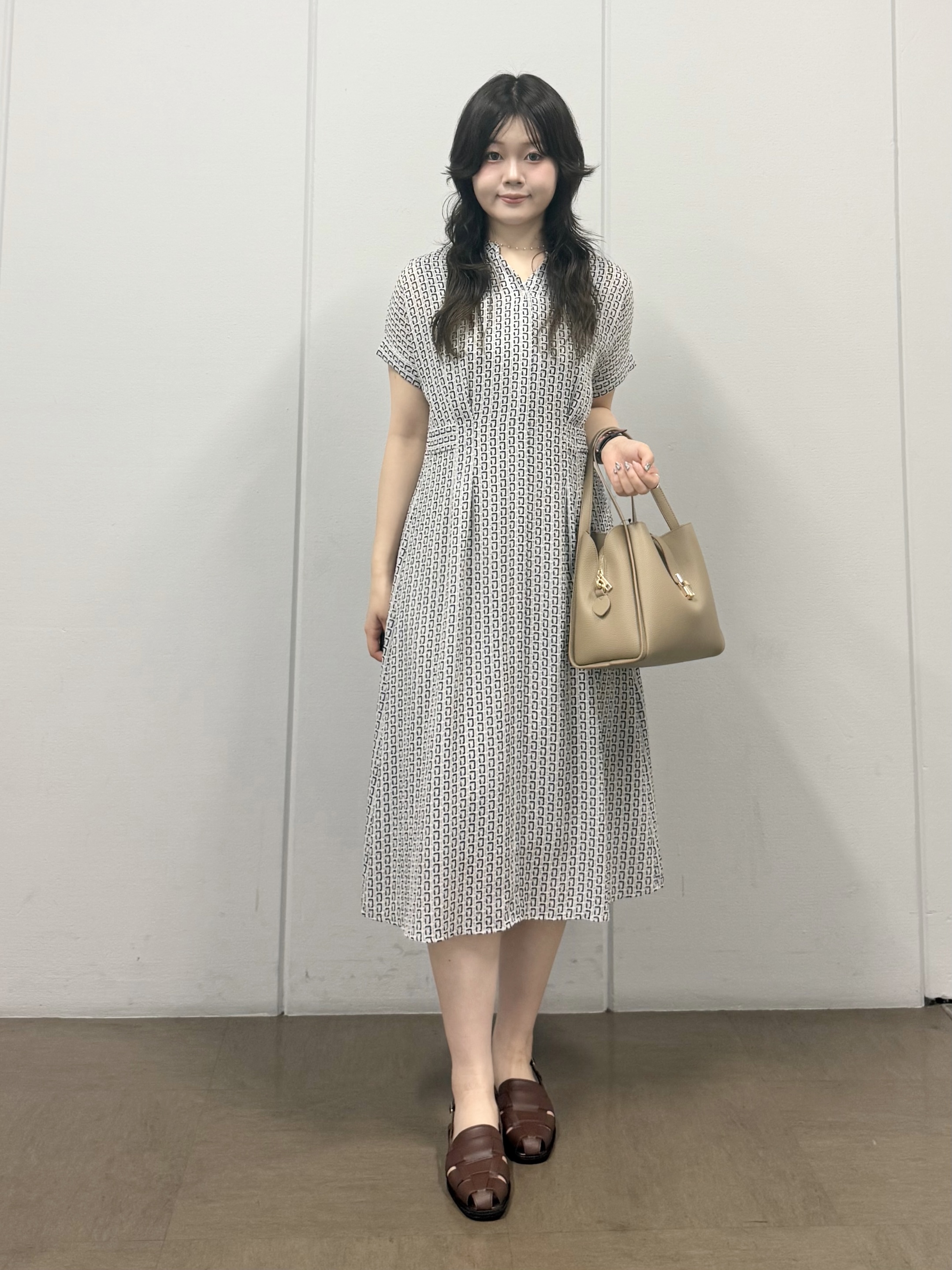 mizukiさんの「INDIVI｜【UVケア/接触冷感／アンサンブル】丸首カーディガン＆袖スリット5分袖ニット」を使ったコーディネート