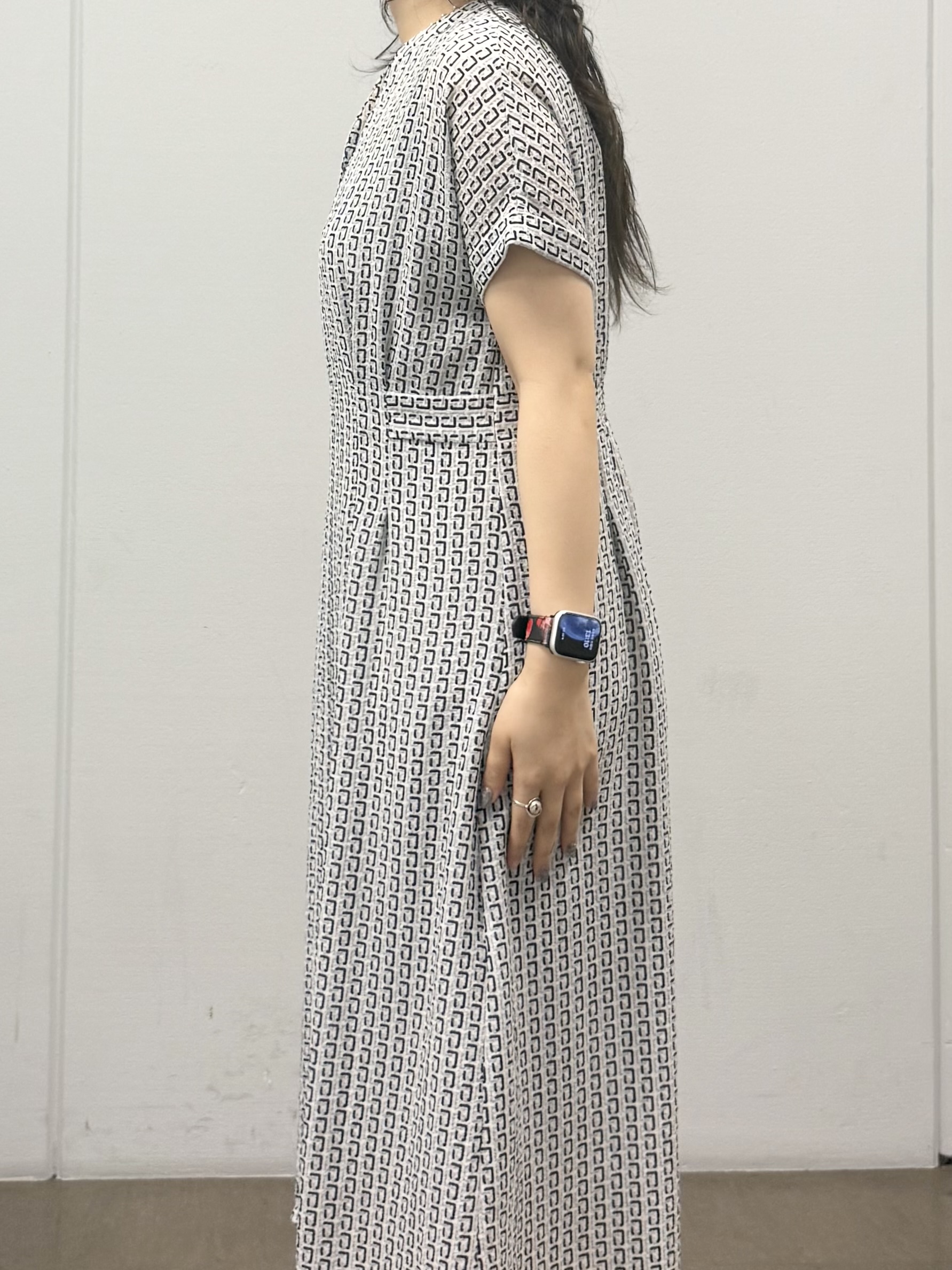 mizukiさんの「INDIVI｜【UVケア/接触冷感／アンサンブル】丸首カーディガン＆袖スリット5分袖ニット」を使ったコーディネート