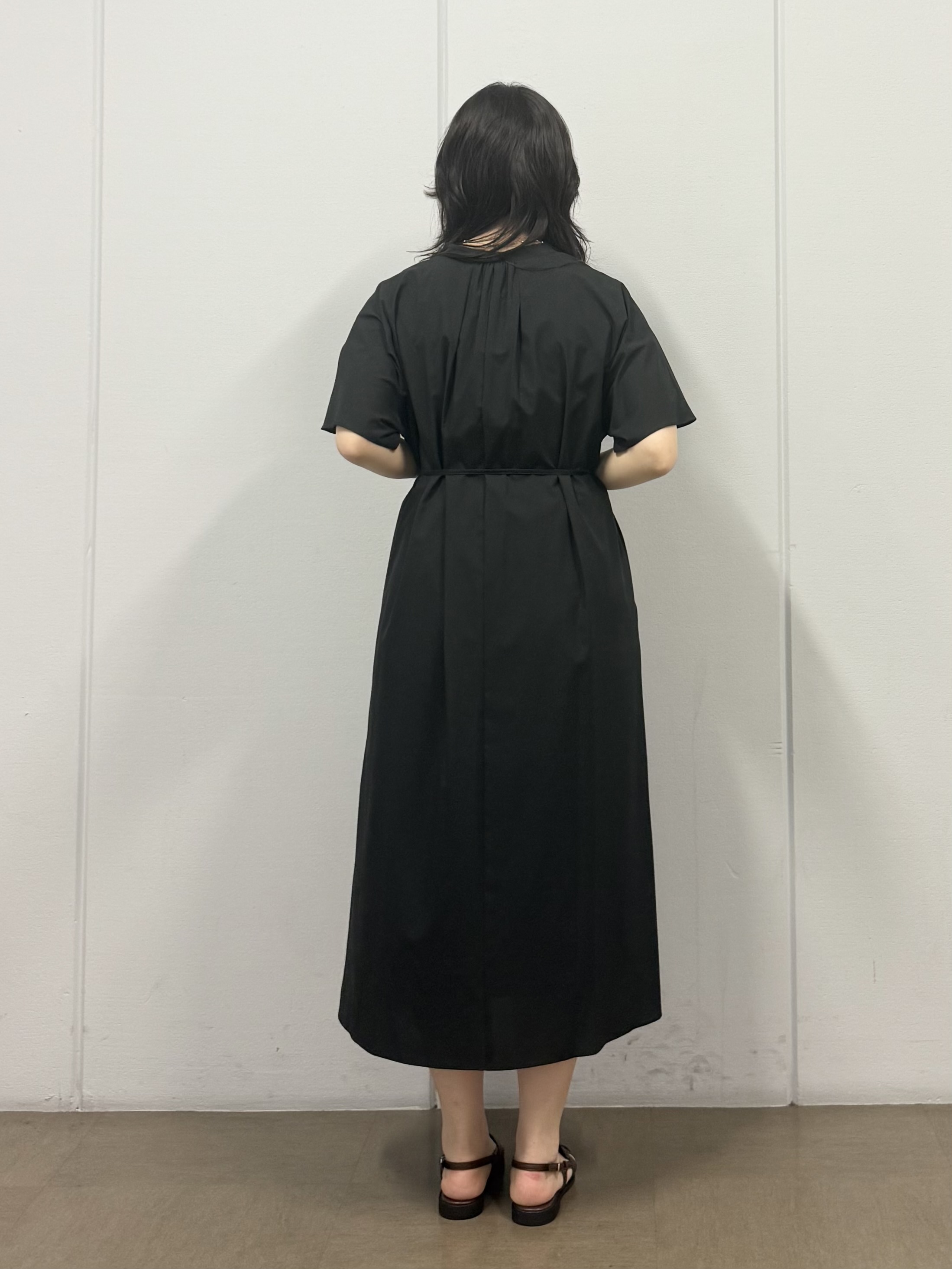 mizukiさんの「INDIVI｜【撥水／UVカット】タックデザインブラウス」を使ったコーディネート