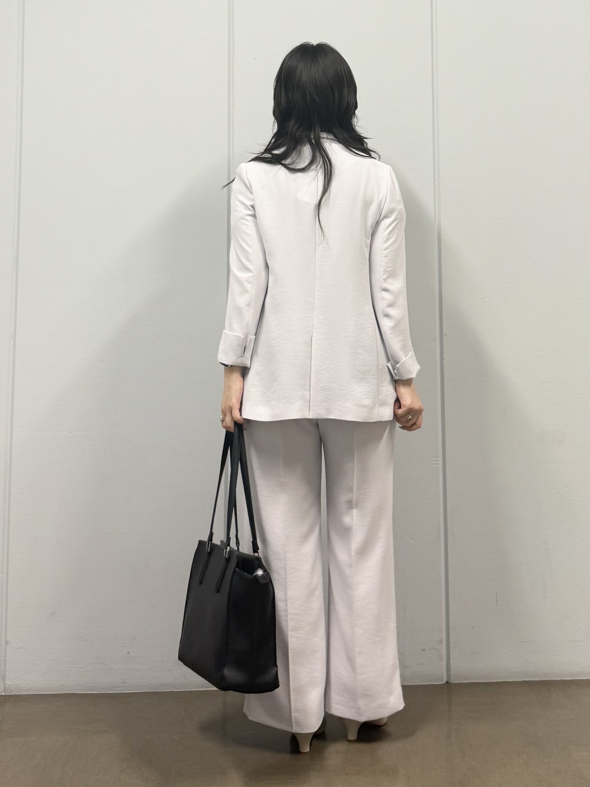 mizukiさんの「INDIVI｜【接触冷感/洗える】シアーシャンブレーピンタックブラウス」を使ったコーディネート