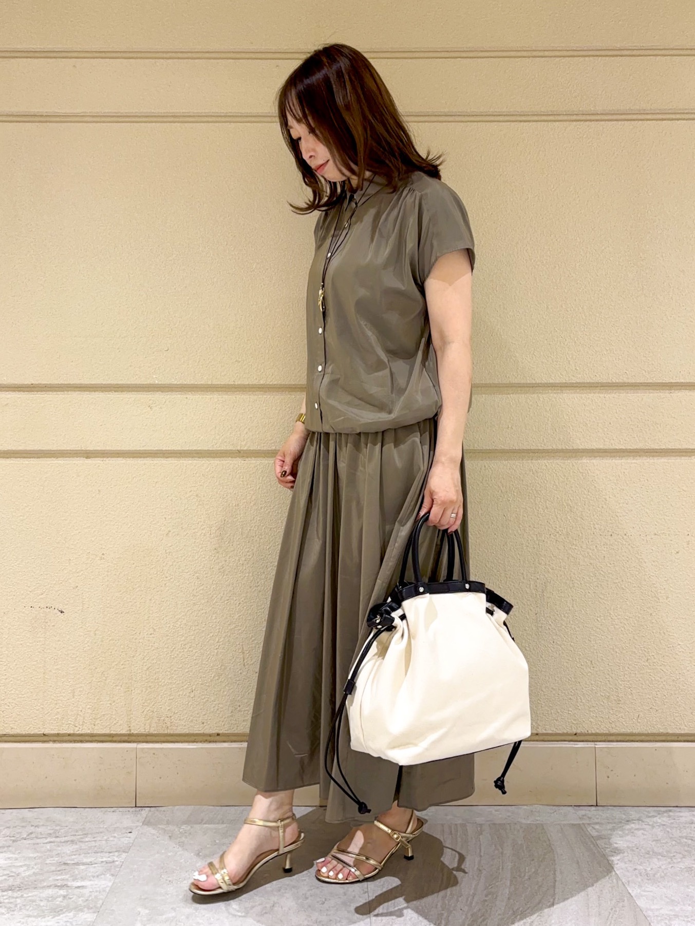 sattoさんの「UNTITLED｜【セットアップ可/軽量/清涼感】ローンギャザーブラウス」を使ったコーディネート