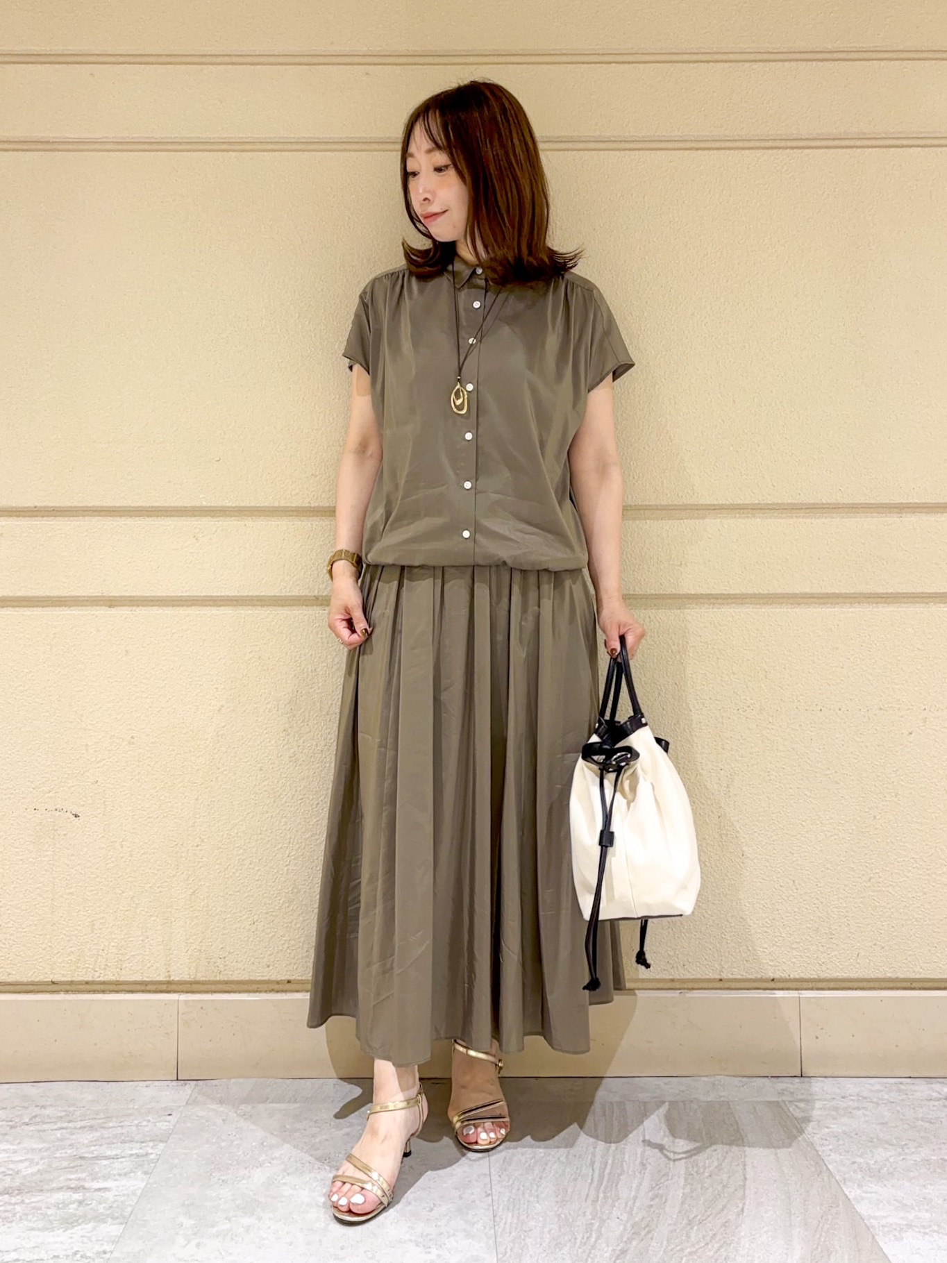sattoさんの「UNTITLED｜【セットアップ可/軽量/清涼感】ローンギャザーブラウス」を使ったコーディネート