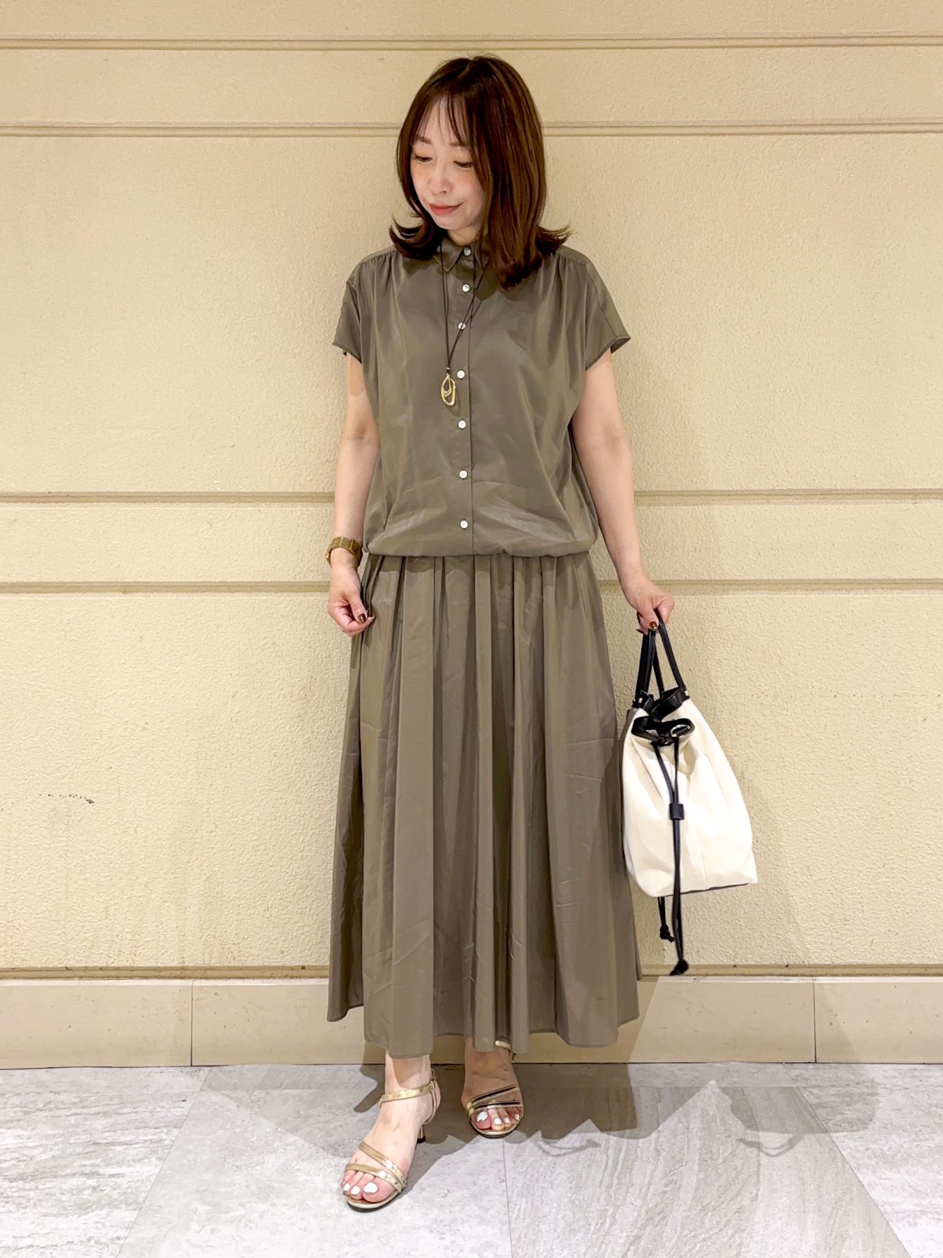 sattoさんの「UNTITLED｜【セットアップ可/軽量/清涼感】ローンギャザーブラウス」を使ったコーディネート