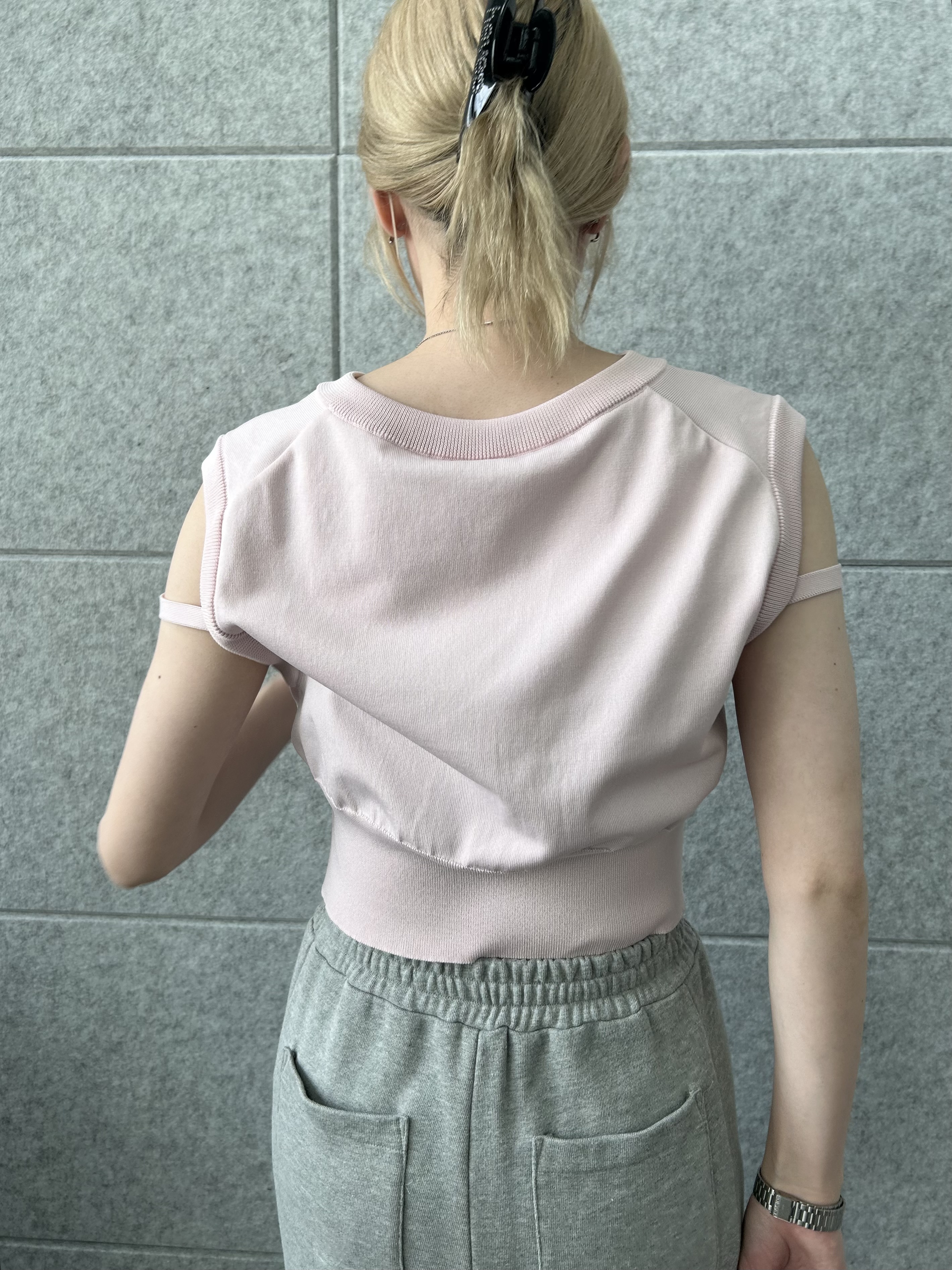 honoka Aさんの「CODE A｜design short vest」を使ったコーディネート