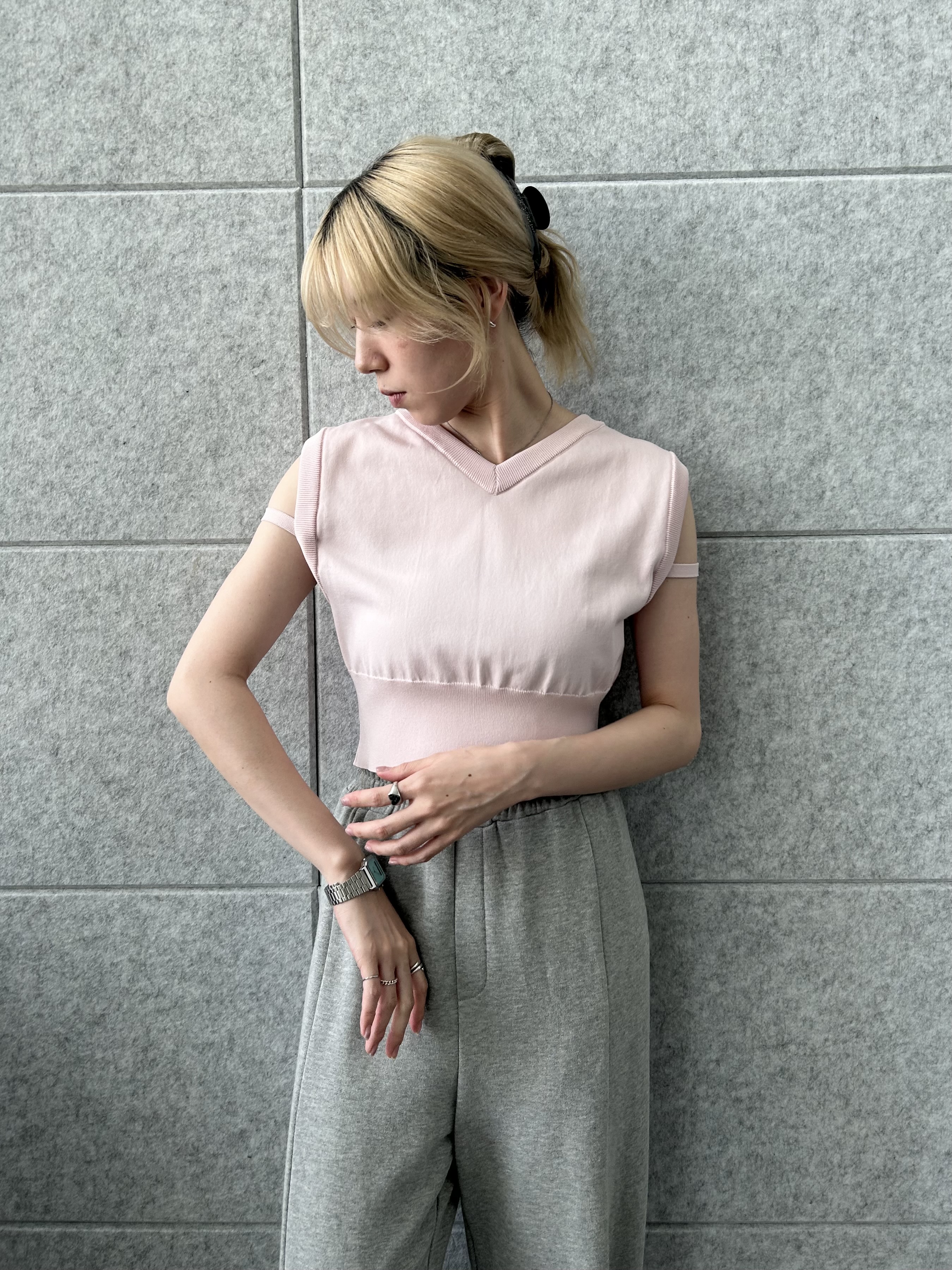 honoka Aさんの「CODE A｜design short vest」を使ったコーディネート