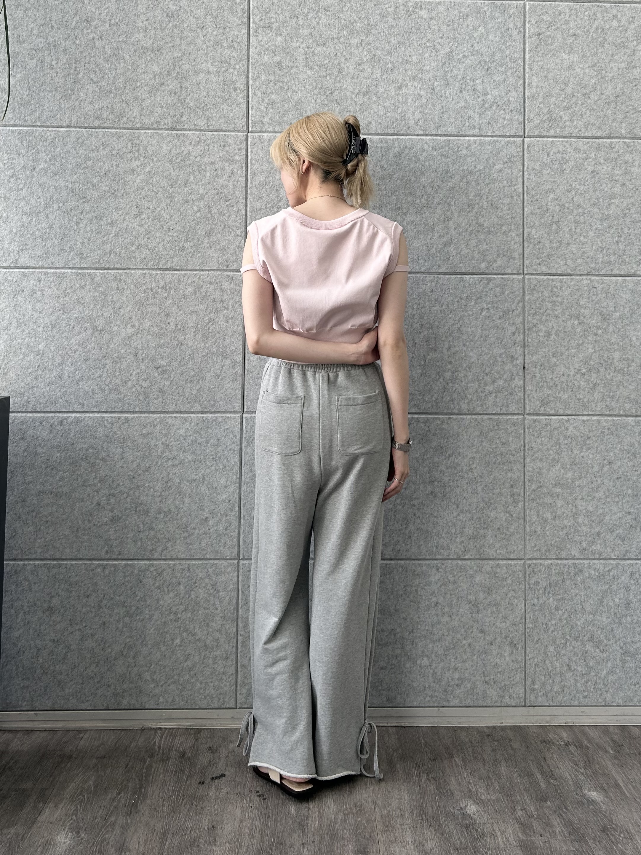 honoka Aさんの「CODE A｜design short vest」を使ったコーディネート