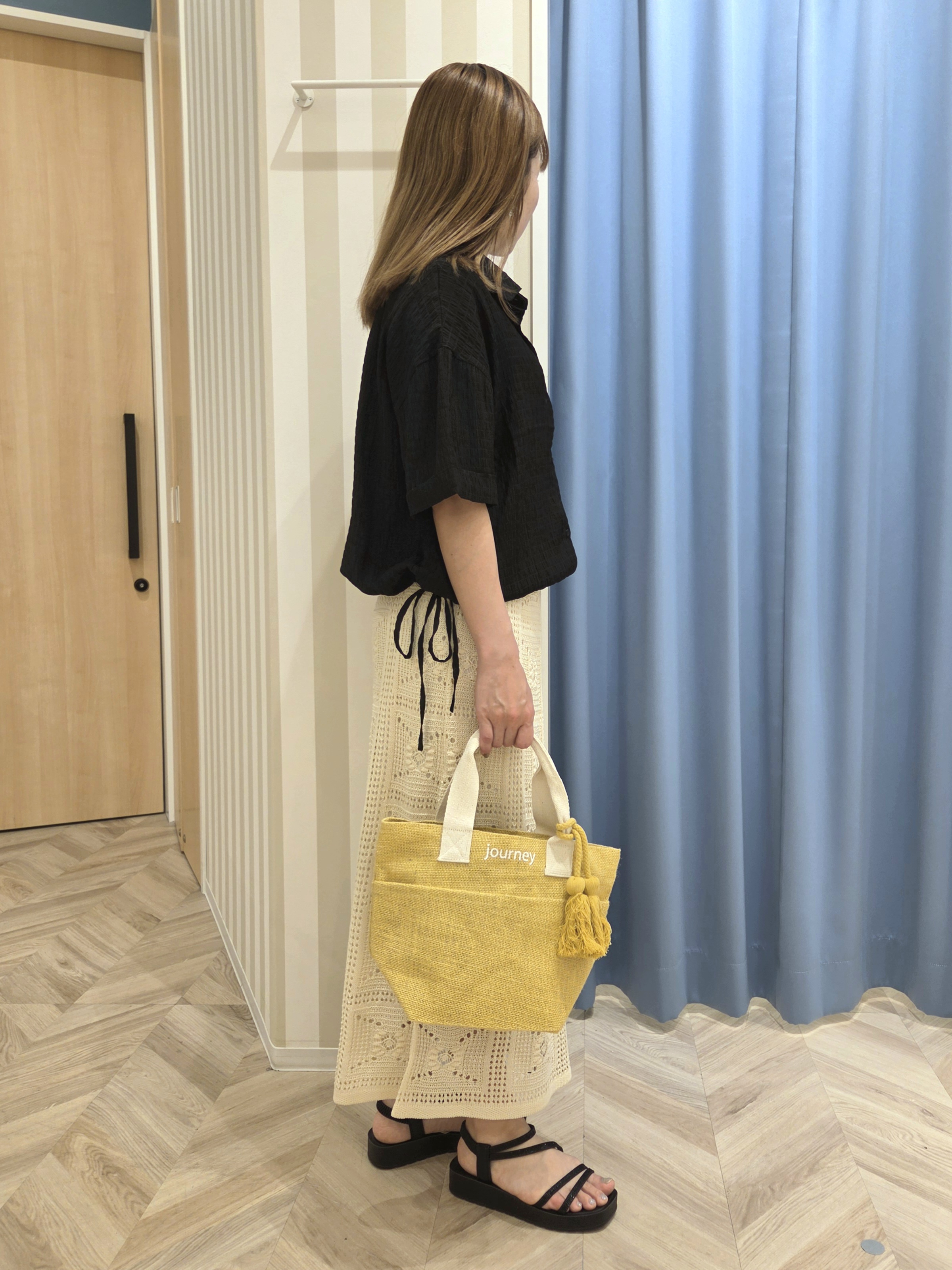 Ikumiさんの「SHOO･LA･RUE｜【S-LL/洗濯機可/体型カバー】さらさら シャーリングシフォン 裾ドロストシャツ」を使ったコーディネート