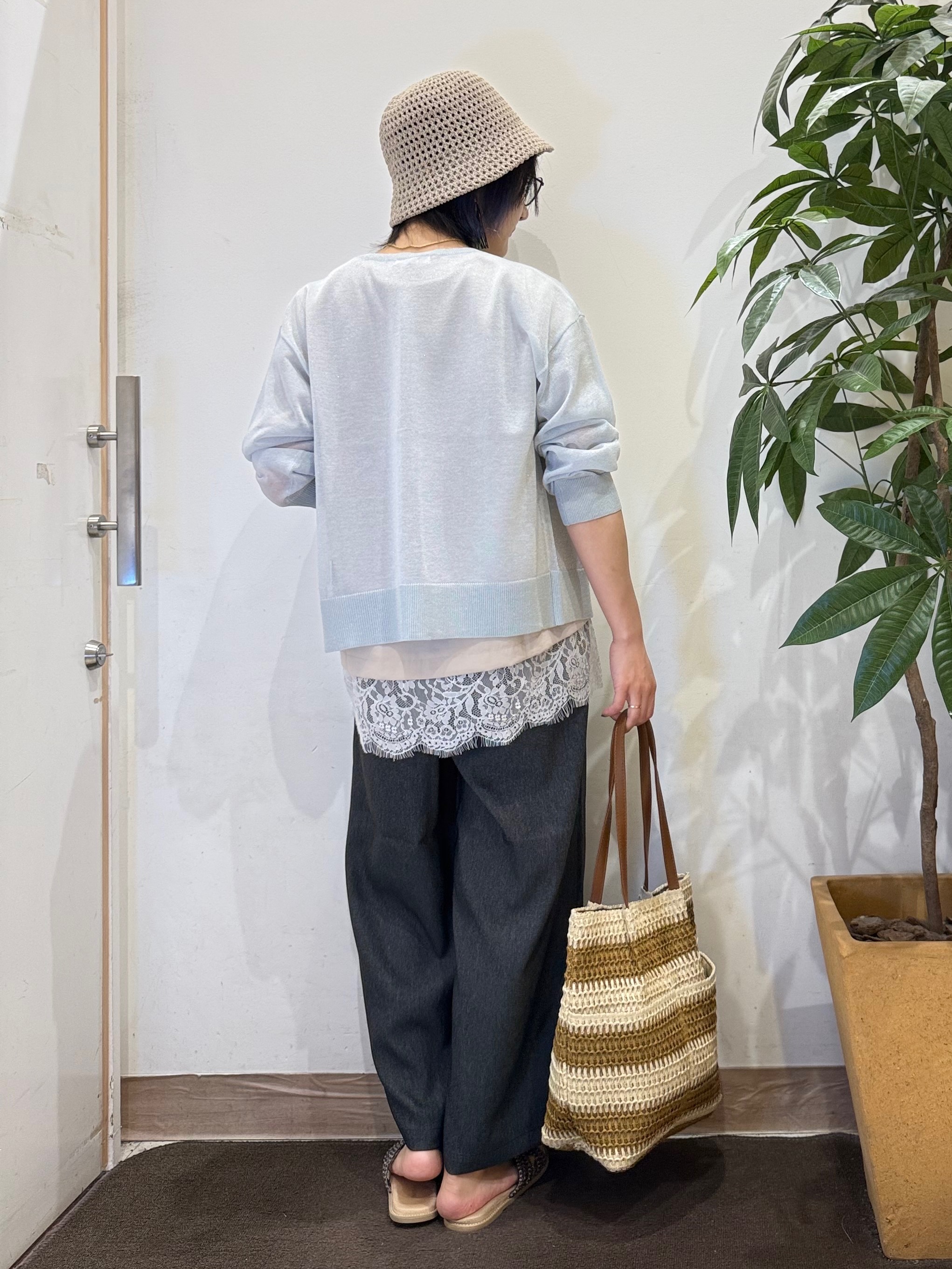 misakiさんの「SHOO･LA･RUE｜【通気性〇/洗濯機可/S-LL】シアーラメカーディガン」を使ったコーディネート