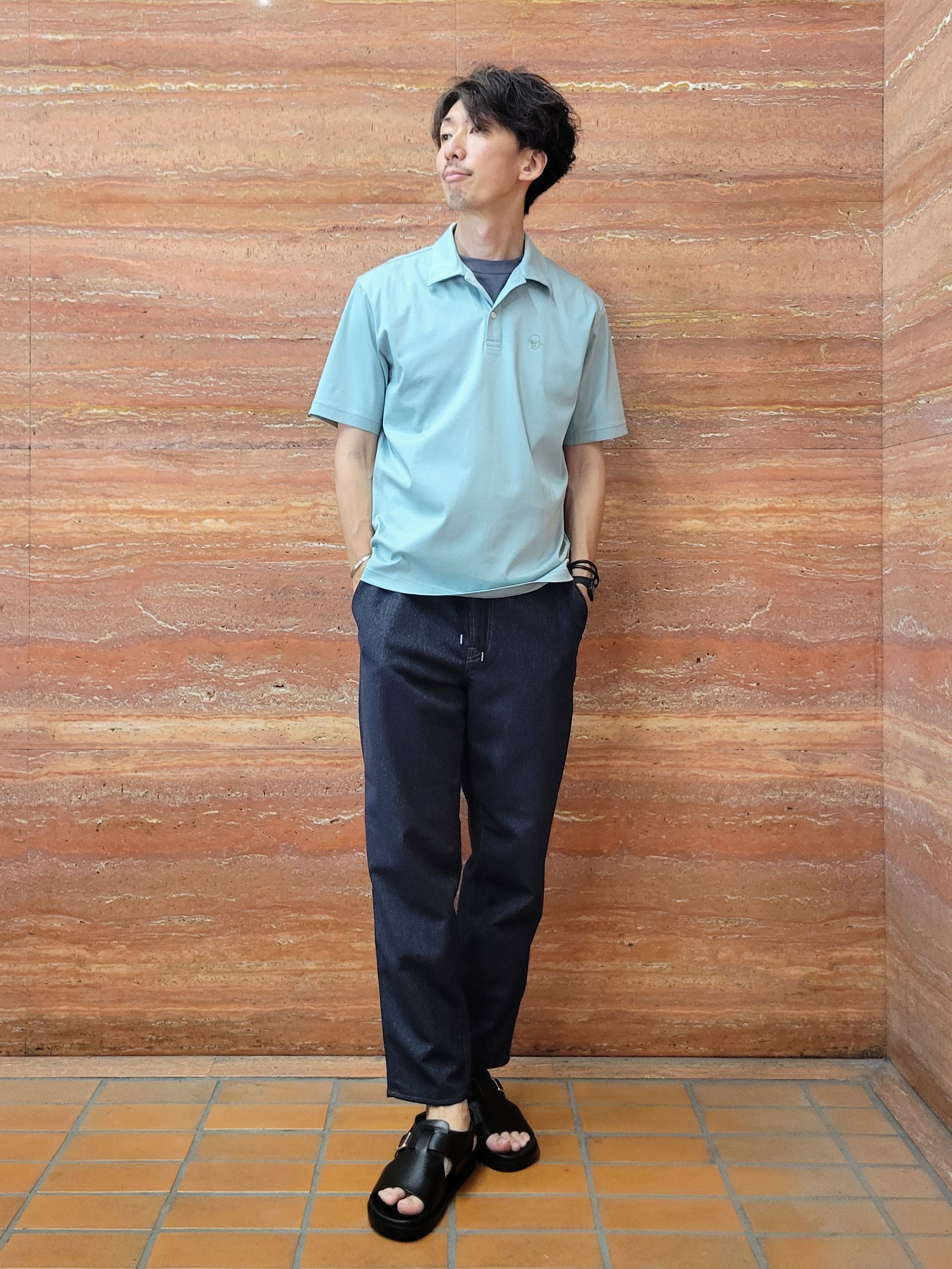 piroyaさんの「TAKEO KIKUCHI｜【接触冷感】アイスクリアコットン ワンポイント ポロシャツ」を使ったコーディネート