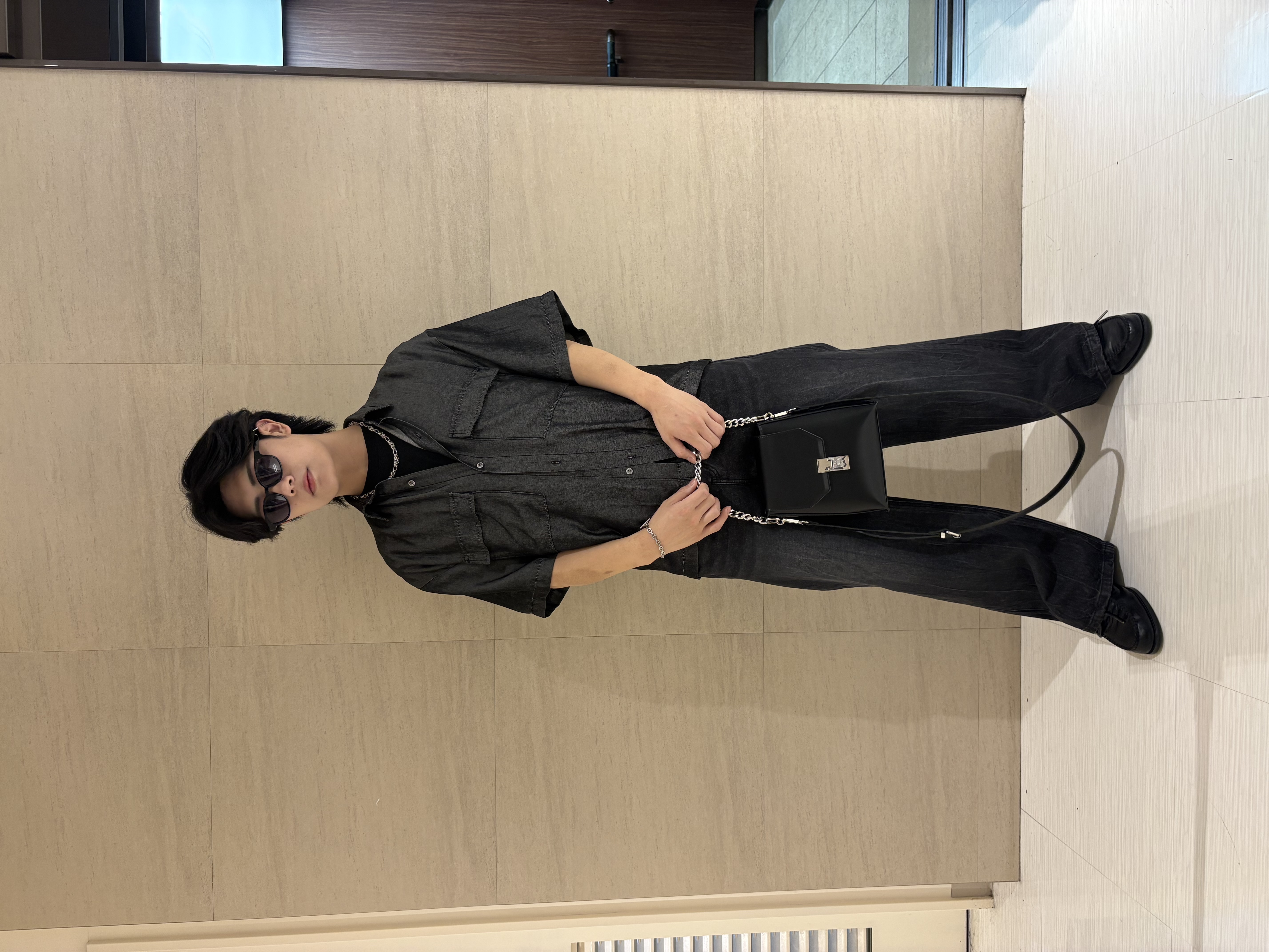 辻一樹さんの「tk.TAKEO KIKUCHI｜半袖スマートカットソー」を使ったコーディネート