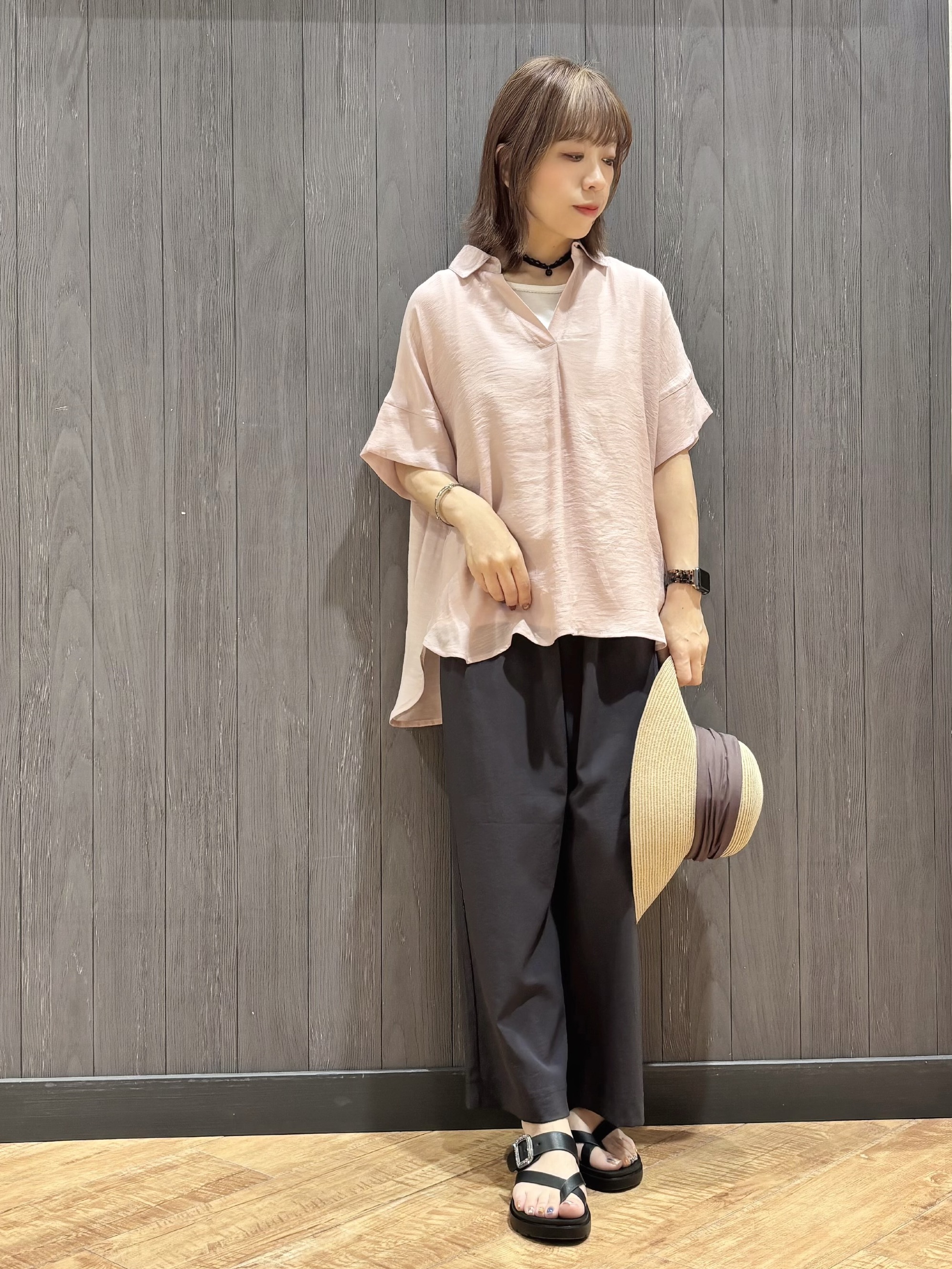 meiさんの「SHOO･LA･RUE｜【2点セット/S-LL/洗濯機可】時短でコーデ決まる スラブスキッパーシャツ＋タンクトップ」を使ったコーディネート
