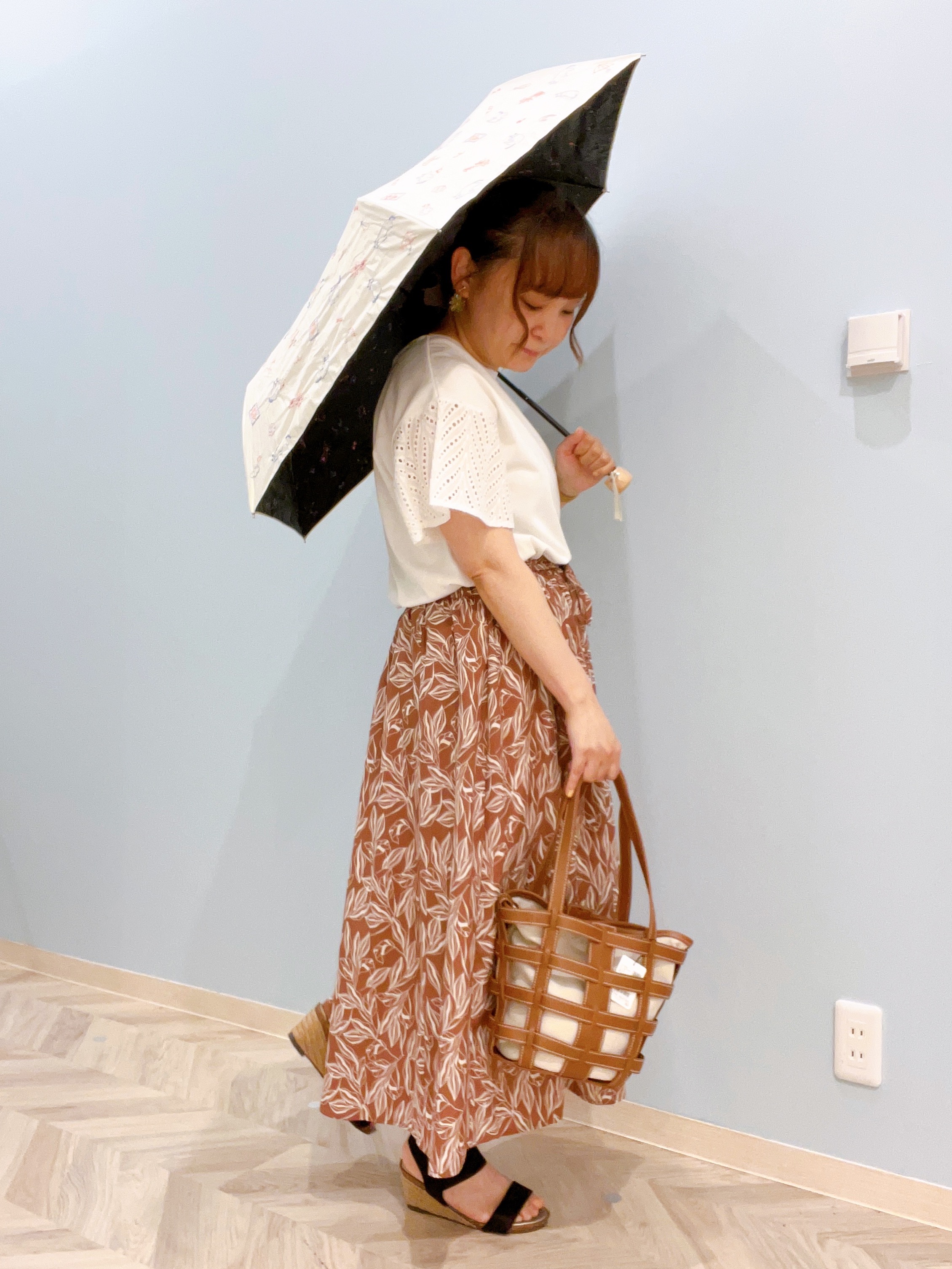 kitaさんの「SHOO･LA･RUE｜【S-LL/洗濯機可/体型カバー】汗じみが気になりにくい お袖レースフレアTシャツ」を使ったコーディネート