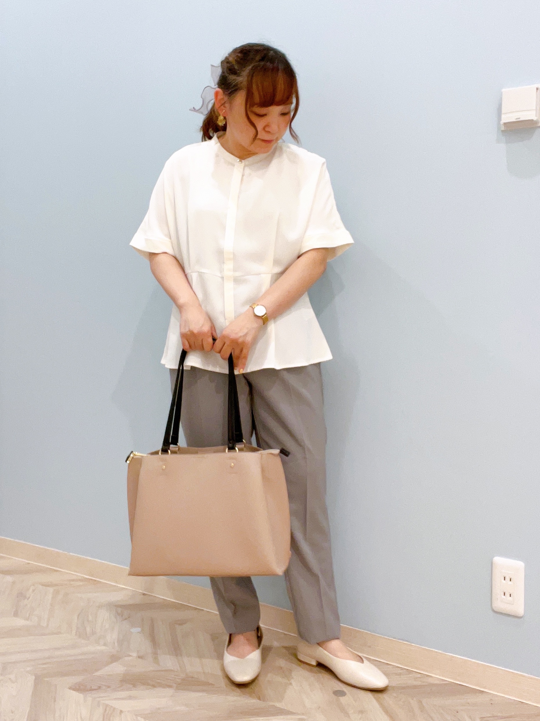 kitaさんの「SHOO･LA･RUE｜【通気性〇/洗濯機可/S-LL】シアーラメカーディガン」を使ったコーディネート