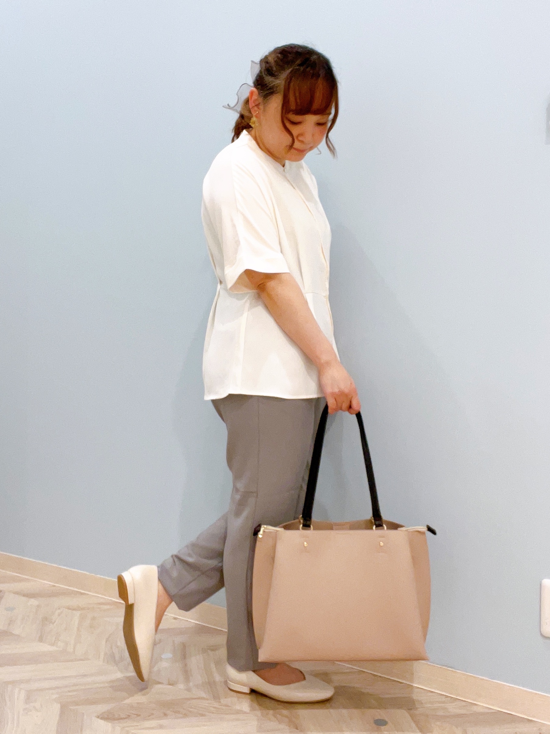 kitaさんの「SHOO･LA･RUE｜【通気性〇/洗濯機可/S-LL】シアーラメカーディガン」を使ったコーディネート