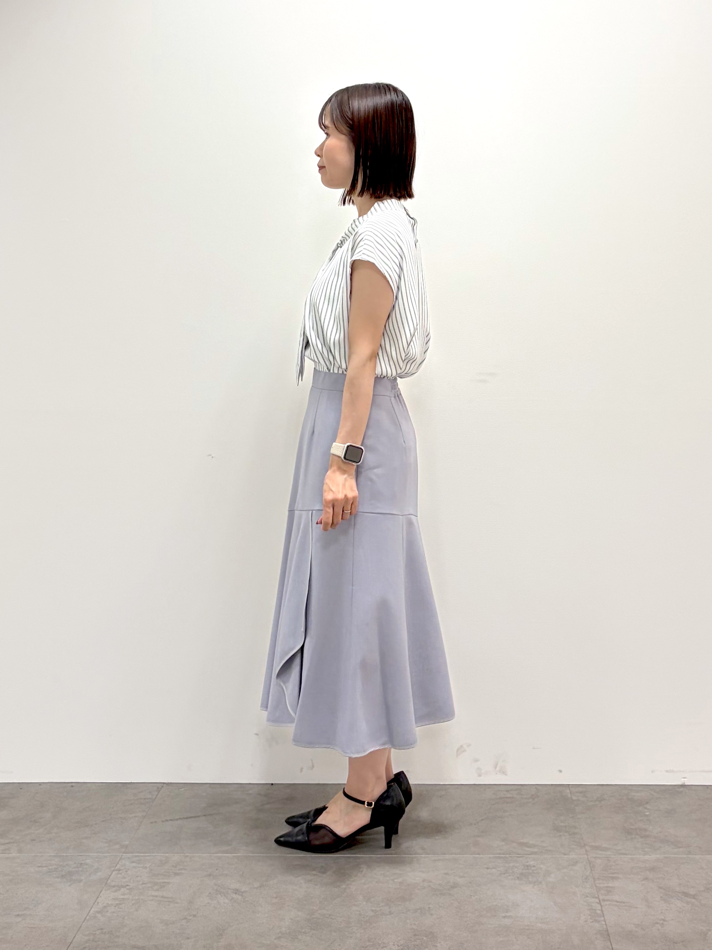 kozuさんの「index｜【接触冷感】ビジューボタンカーディガン《抗ピリング／洗濯機OK》」を使ったコーディネート