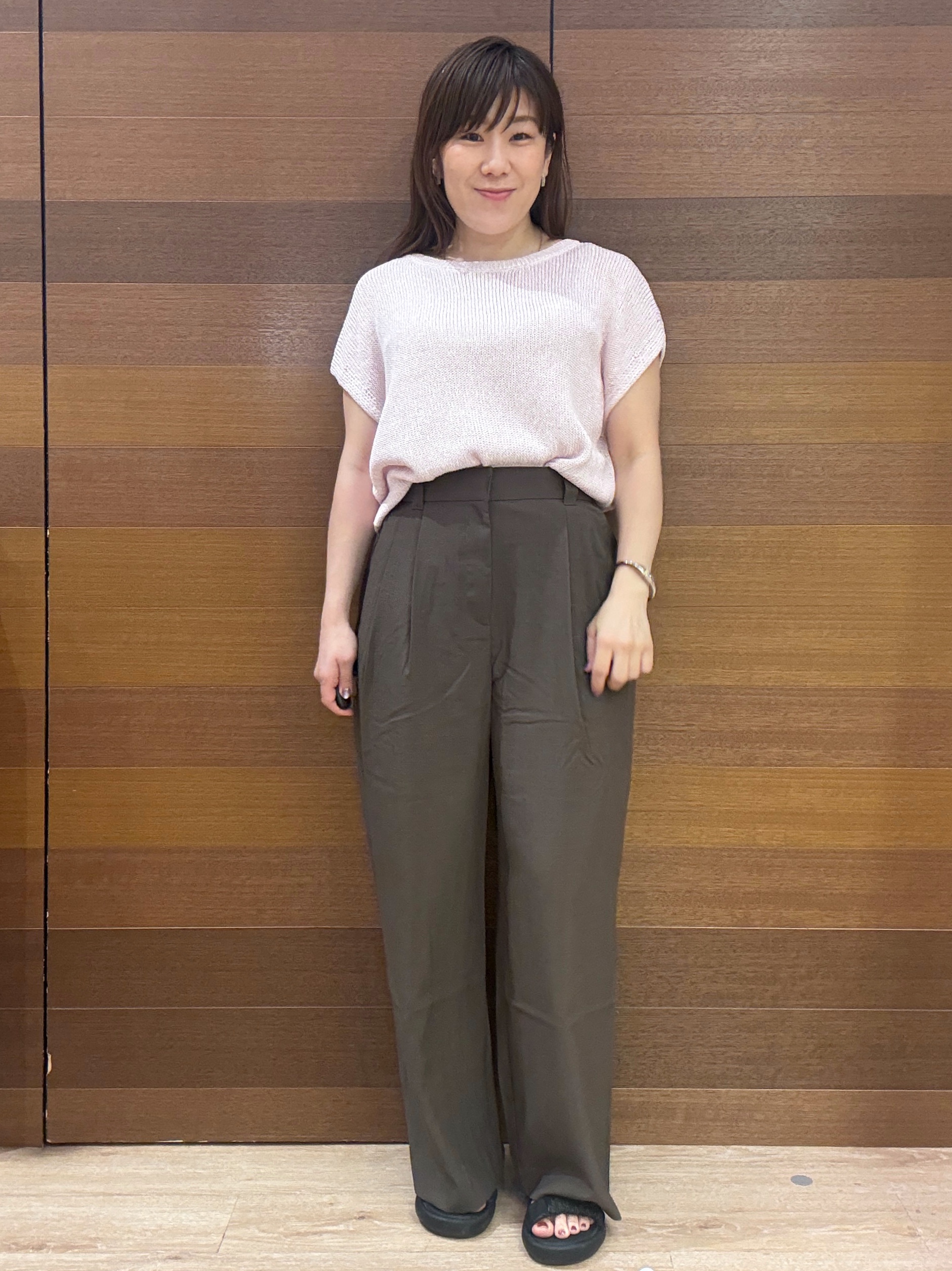 maichiさんの「OPAQUE.CLIP｜ラメメッシュ フレンチスリーブニット【洗濯機OK】」を使ったコーディネート